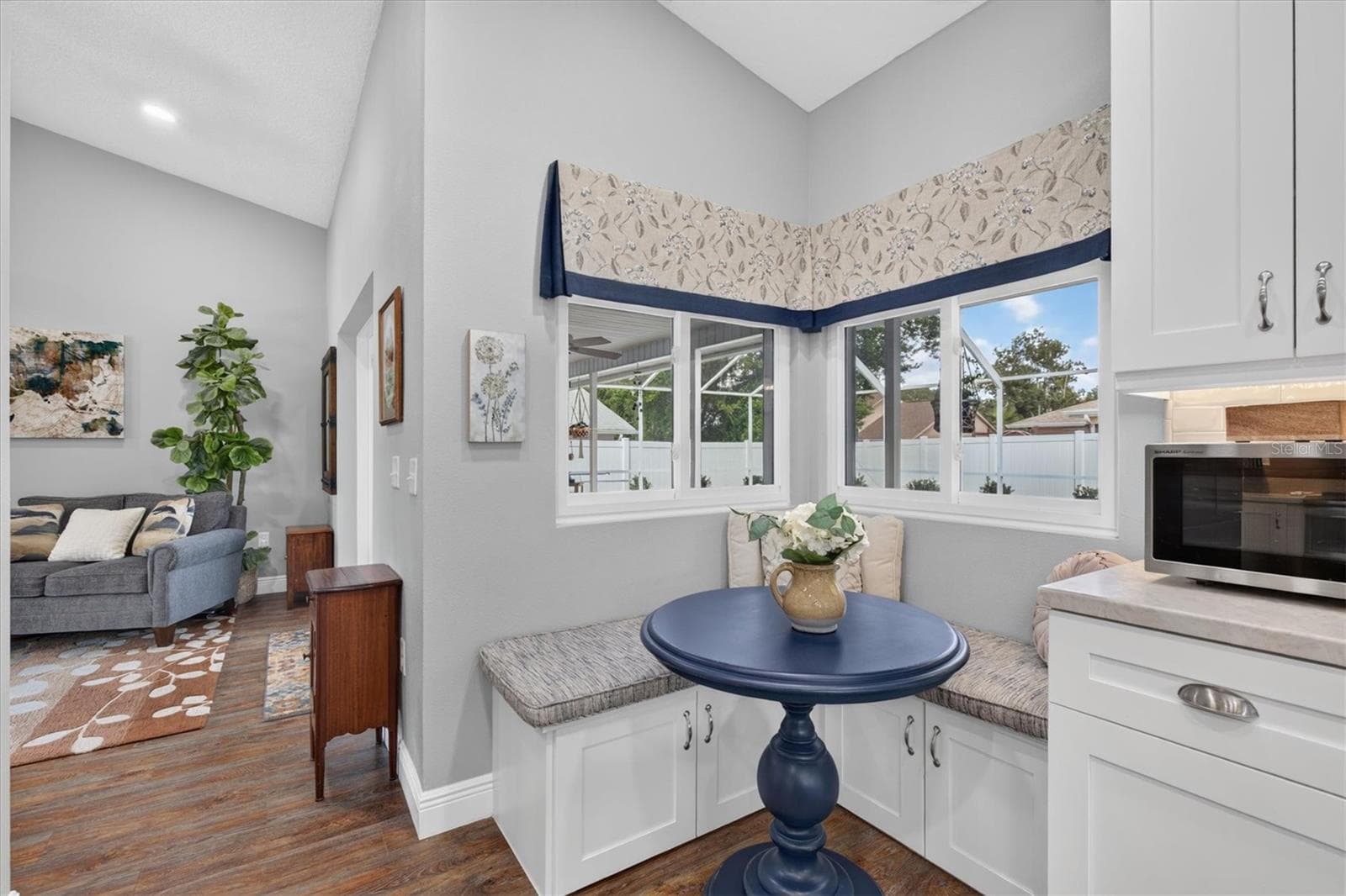 Breakfast Nook with Built In Bench & Storage - 8185 SPANISH OAK DR, SPRING HILL