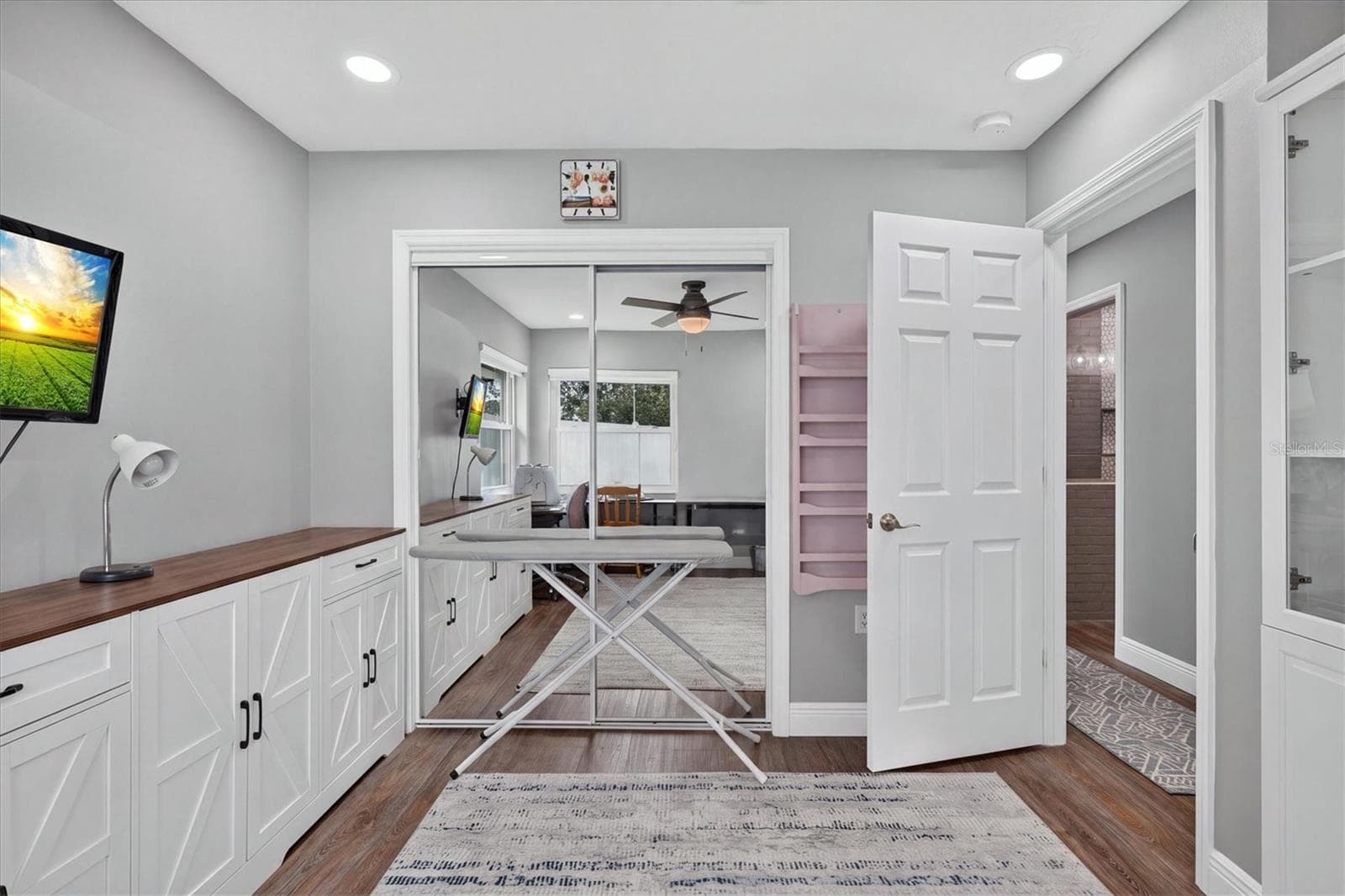 Bedroom 3 with White Cabinetry that can stay - 8185 SPANISH OAK DR, SPRING HILL