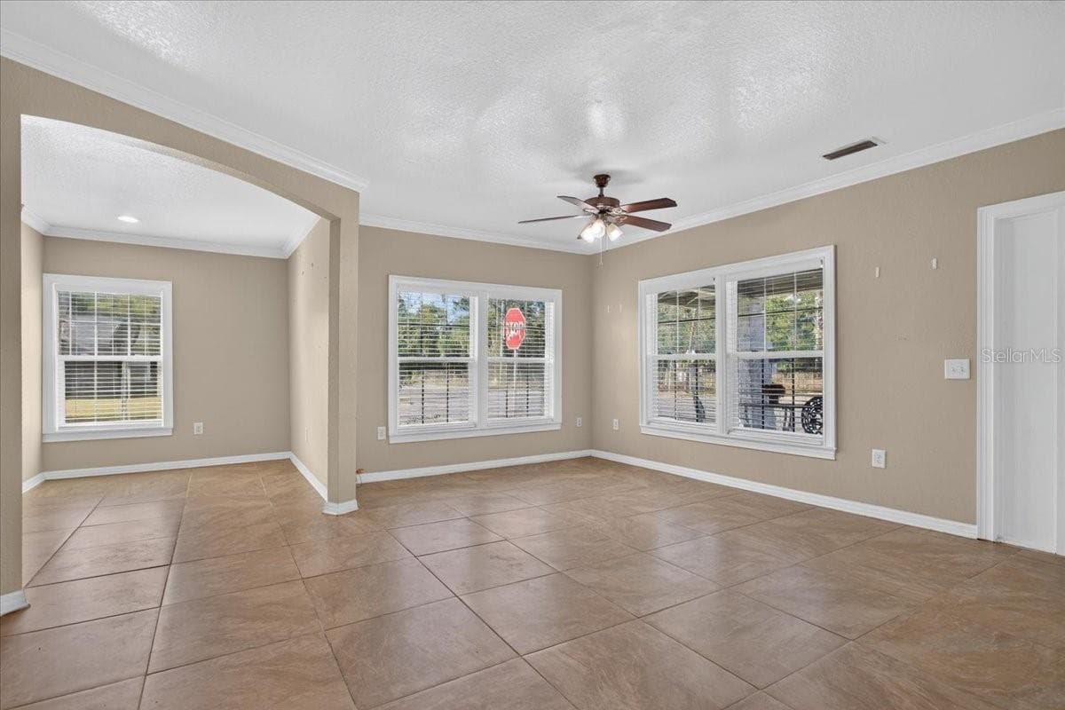 Single Family Residence at 24683 W US HIGHWAY 27, HIGH SPRINGS, photo 12 of 33