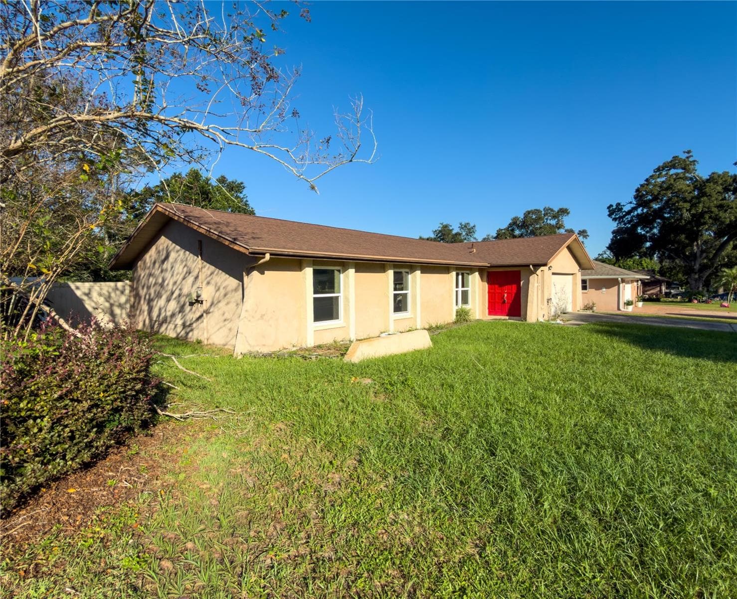 1804 Orange Hill Dr Left - 1804 ORANGE HILL DR, BRANDON