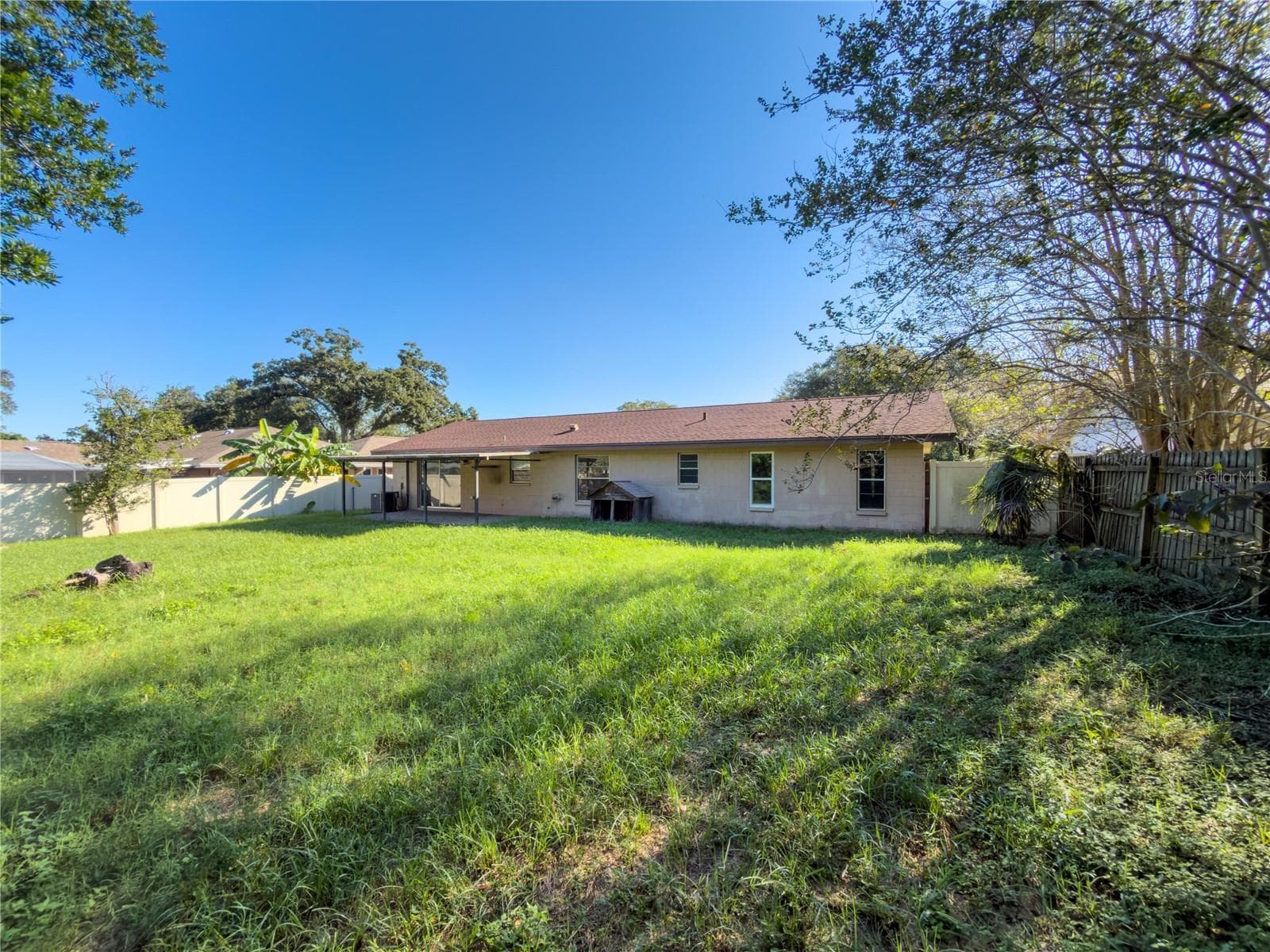 1804 Orange Hill Dr Rear - 1804 ORANGE HILL DR, BRANDON