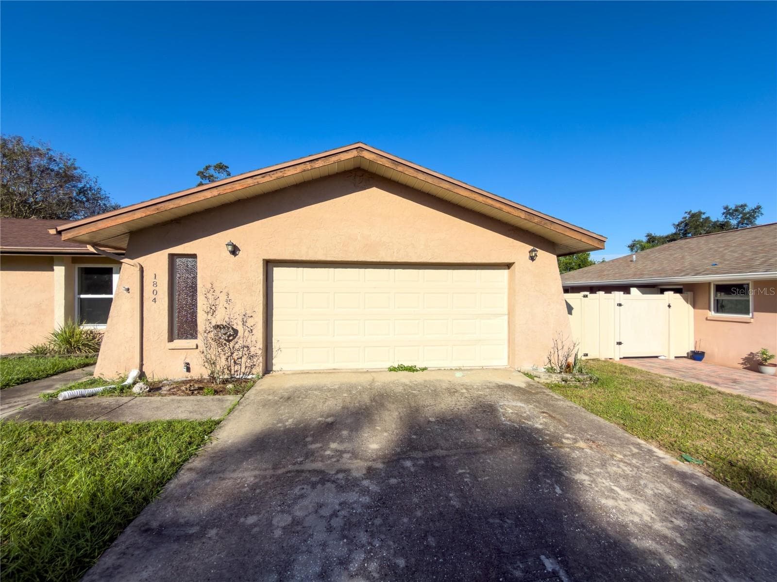 Garage from Outside - 1804 ORANGE HILL DR, BRANDON