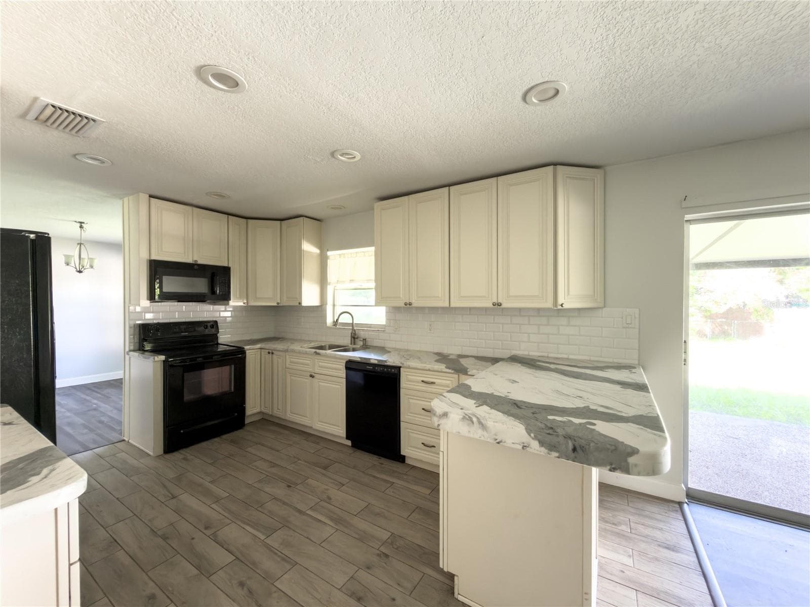 Kitchen - 1804 ORANGE HILL DR, BRANDON