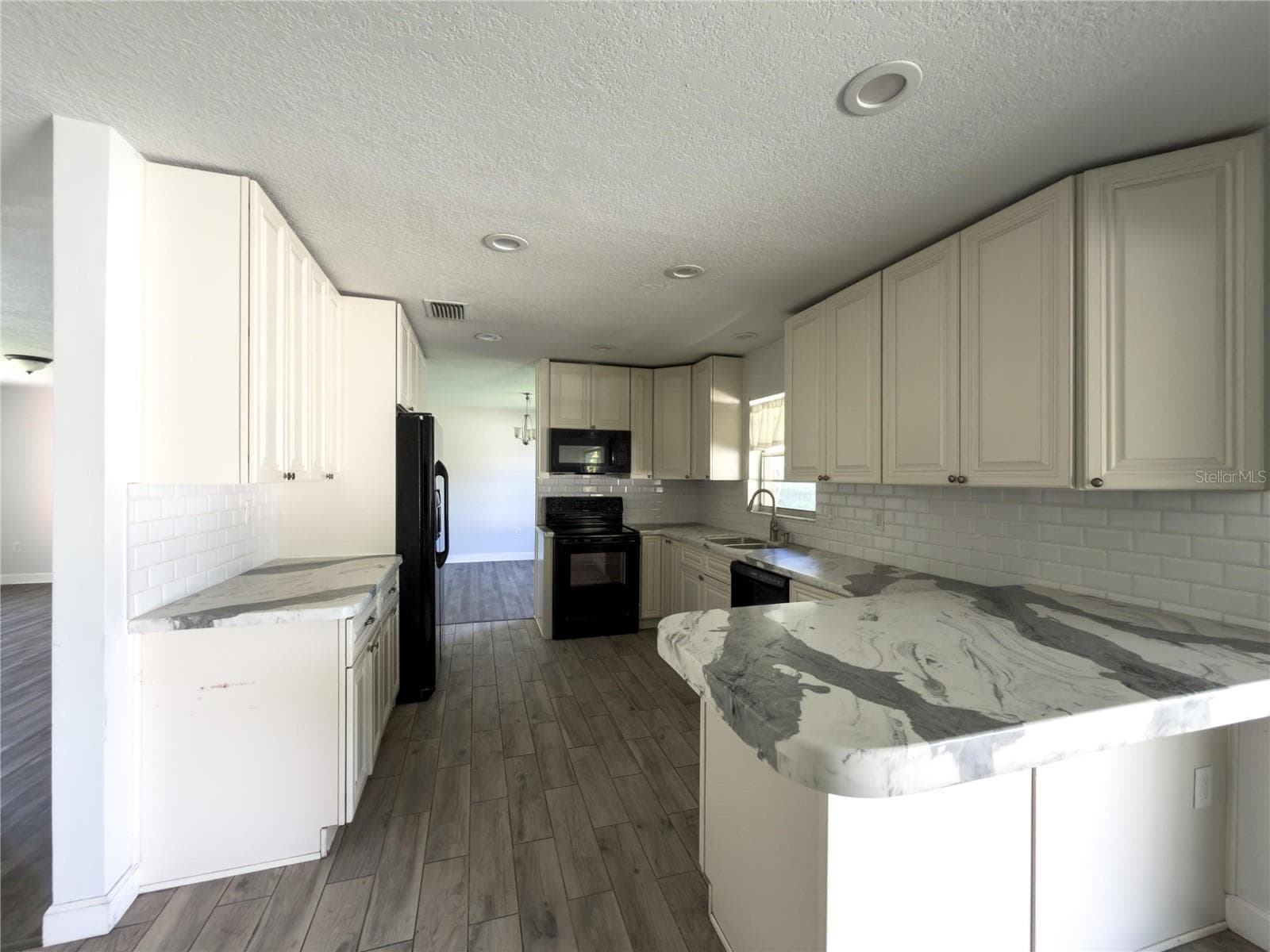 Kitchen - 1804 ORANGE HILL DR, BRANDON