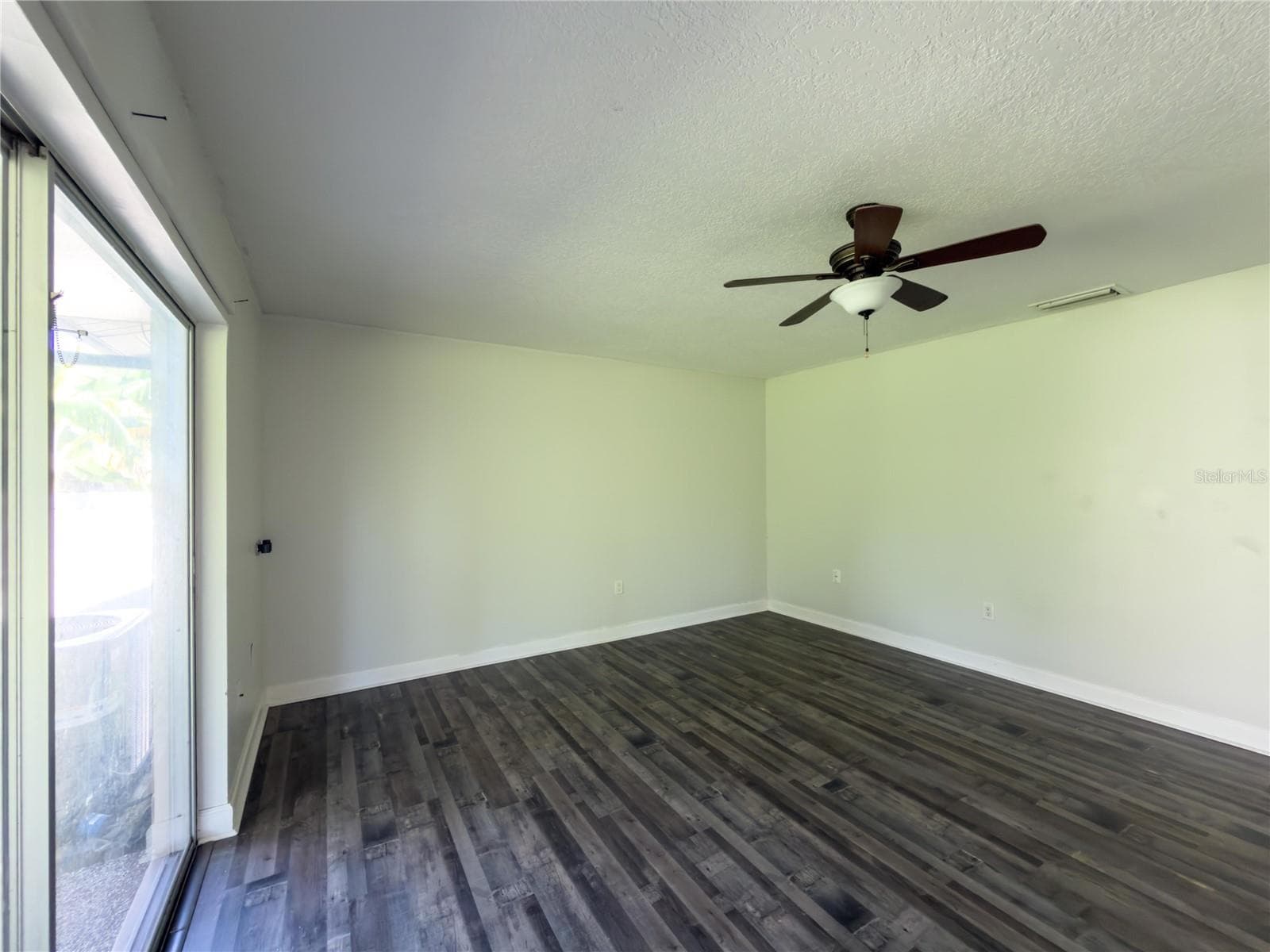 Family Room - 1804 ORANGE HILL DR, BRANDON