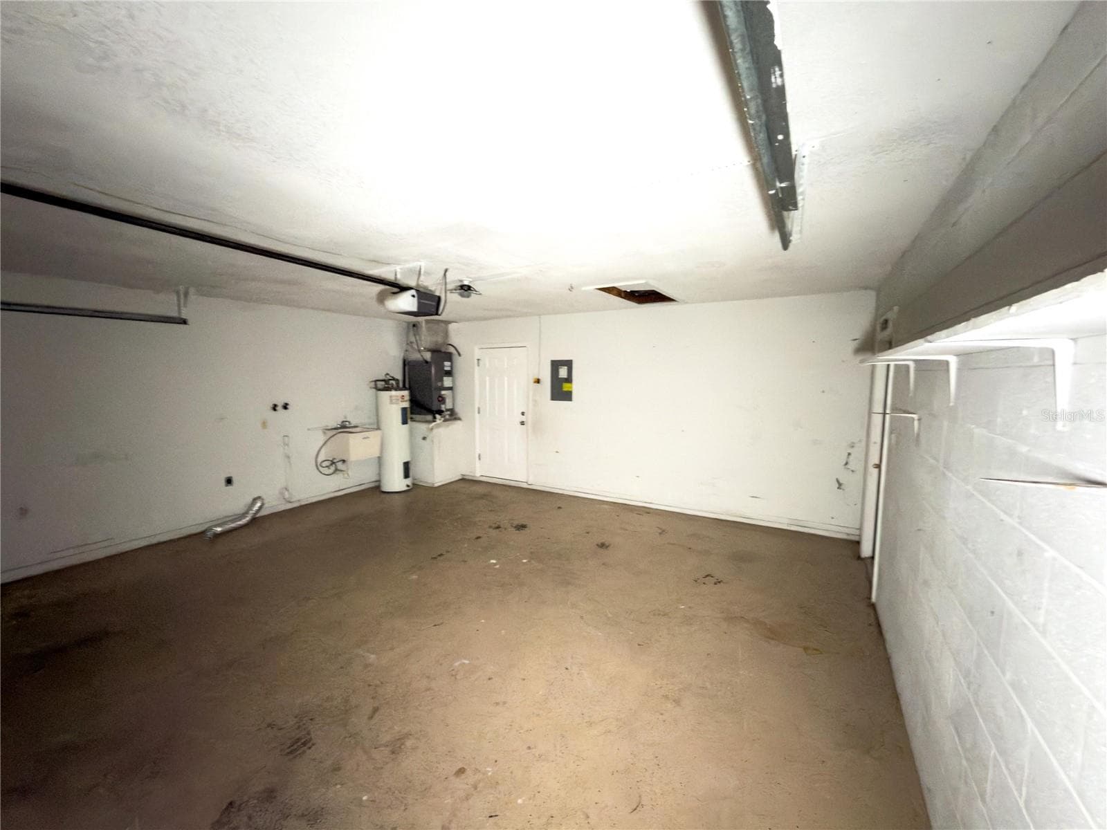 Garage - 1804 ORANGE HILL DR, BRANDON