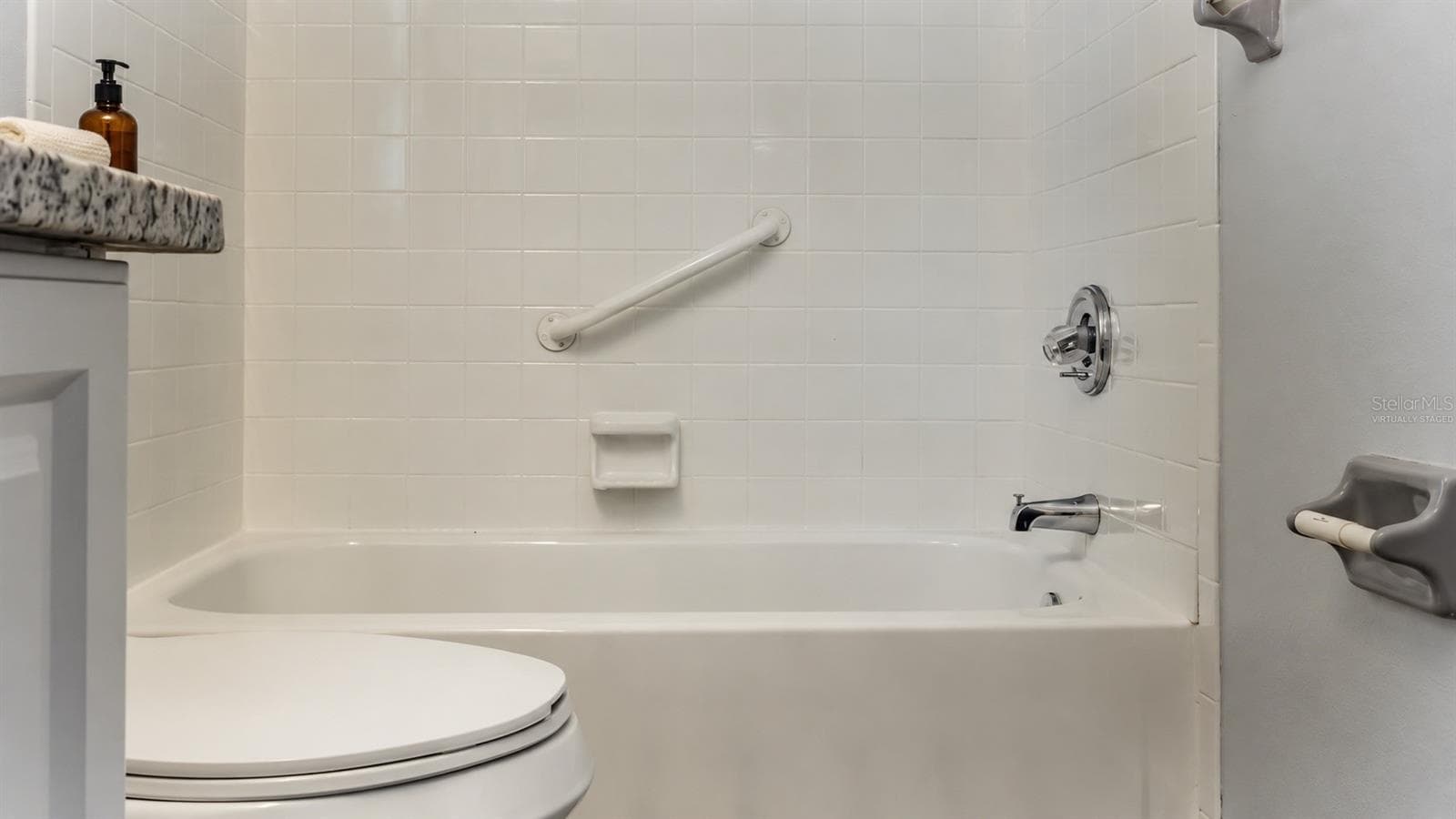 Virtually staged - 11053 MAYFLOWER RD, SPRING HILL