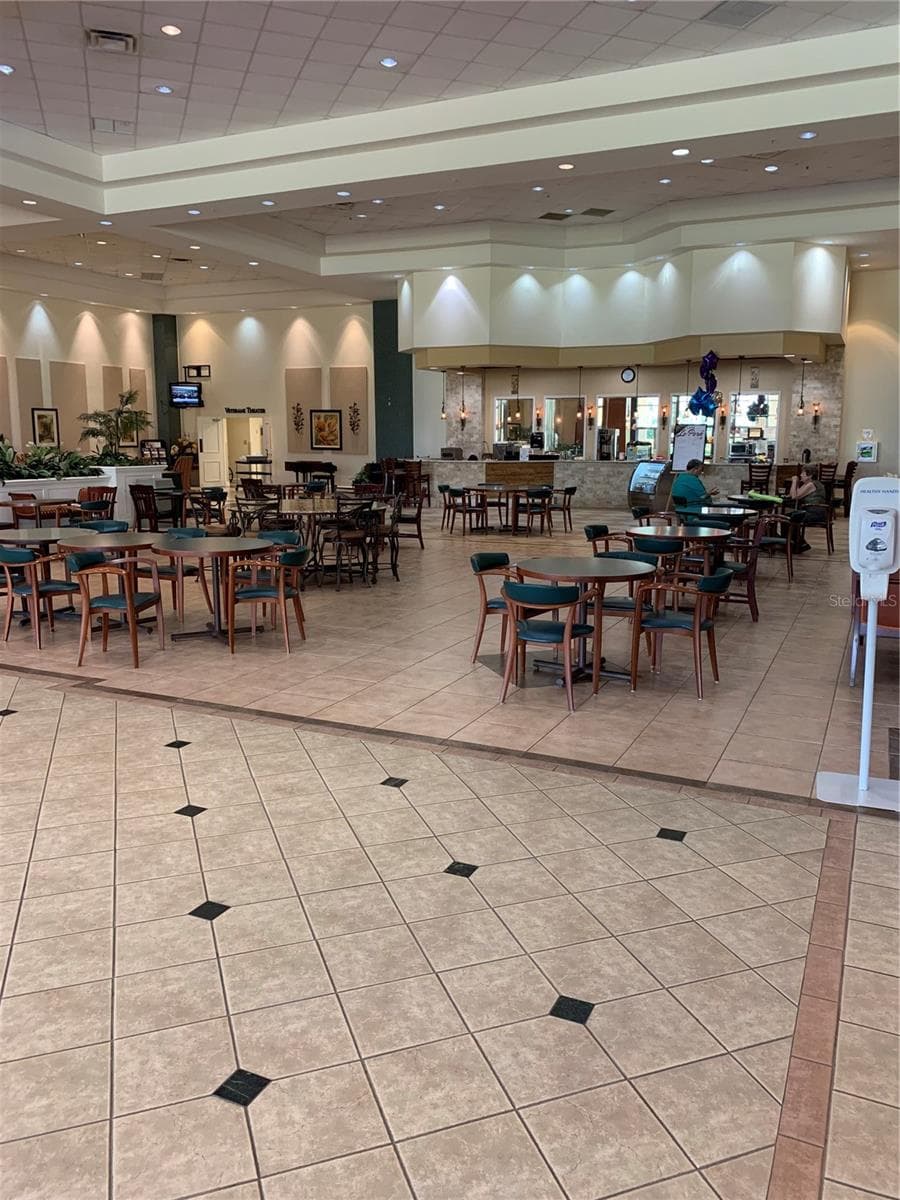 South Clubhouse - 1229 HUNTINGTON GREENS DR #12, SUN CITY CENTER