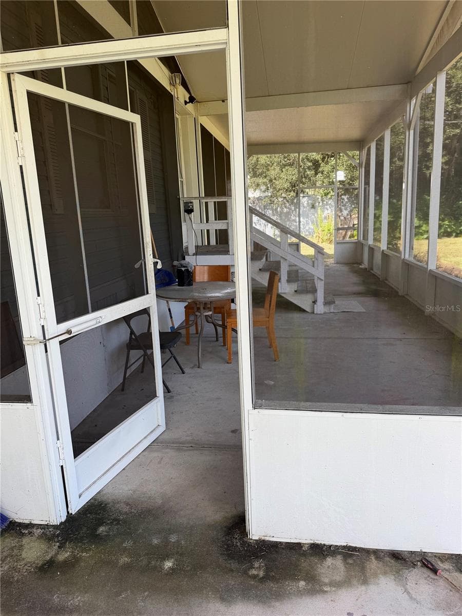 front screen porch - 4909 MERRIN RD, PLANT CITY