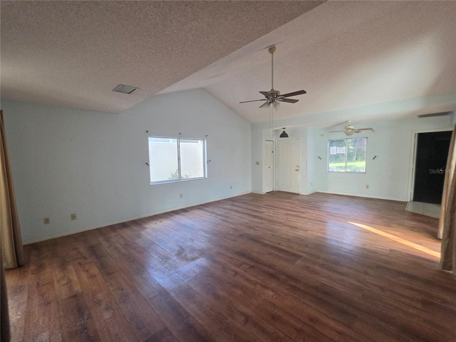 Living room - 395 SAN JOSE DR, WINTER HAVEN