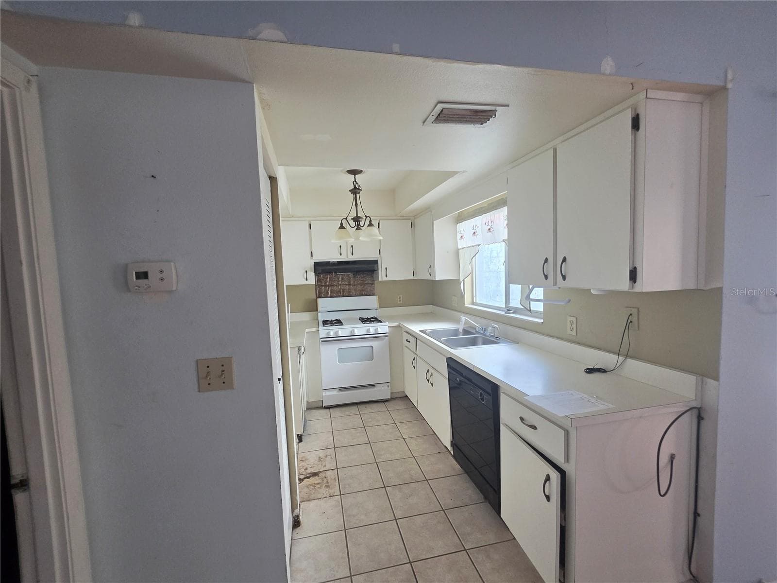 Kitchen - 395 SAN JOSE DR, WINTER HAVEN