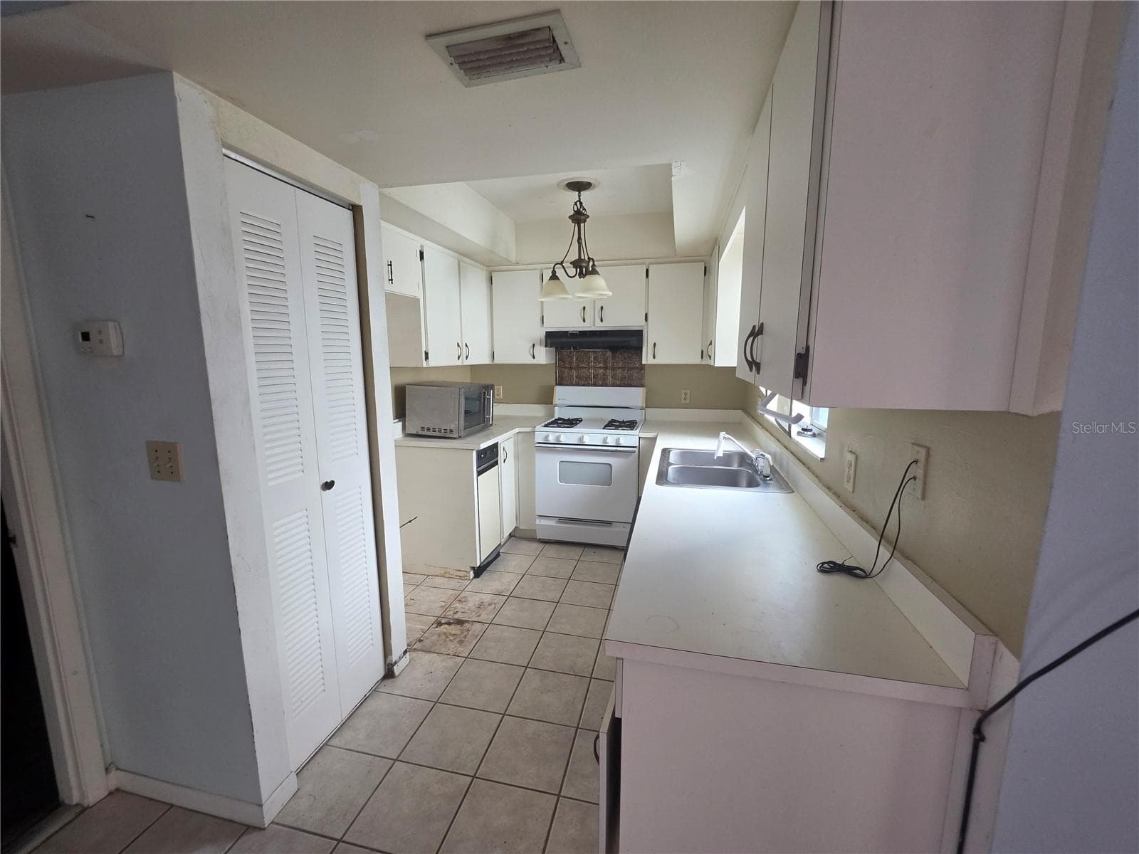 Kitchen - 395 SAN JOSE DR, WINTER HAVEN