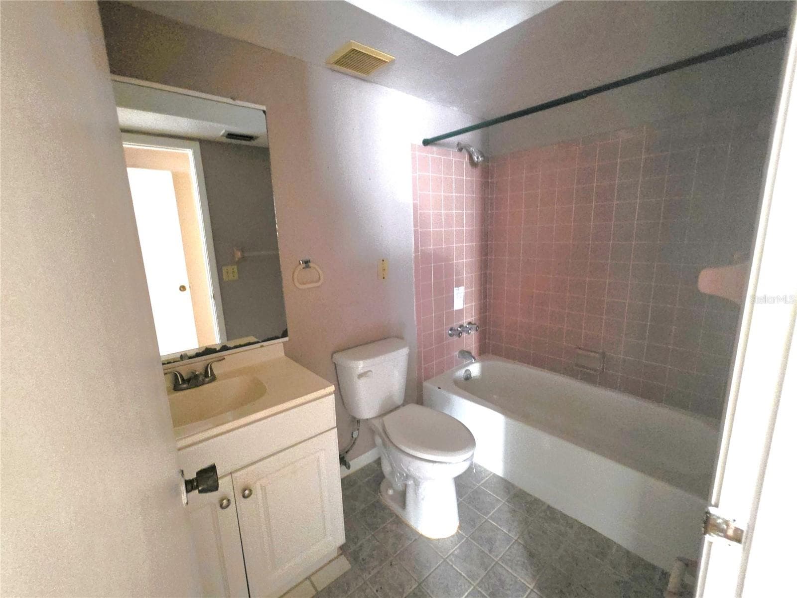 2nd bath - 395 SAN JOSE DR, WINTER HAVEN