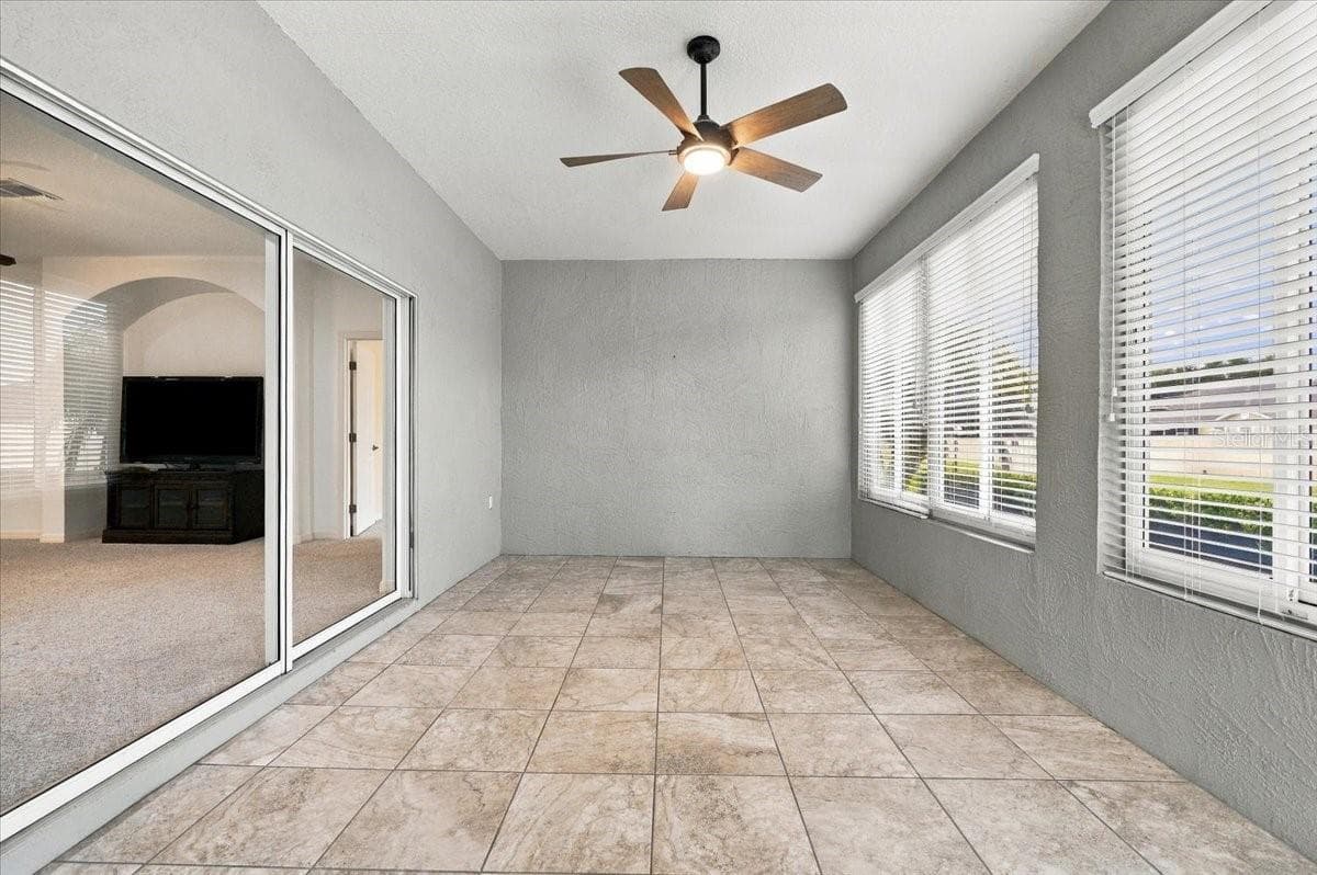Enclosed lanai - 453 NOLANE LN, POLK CITY