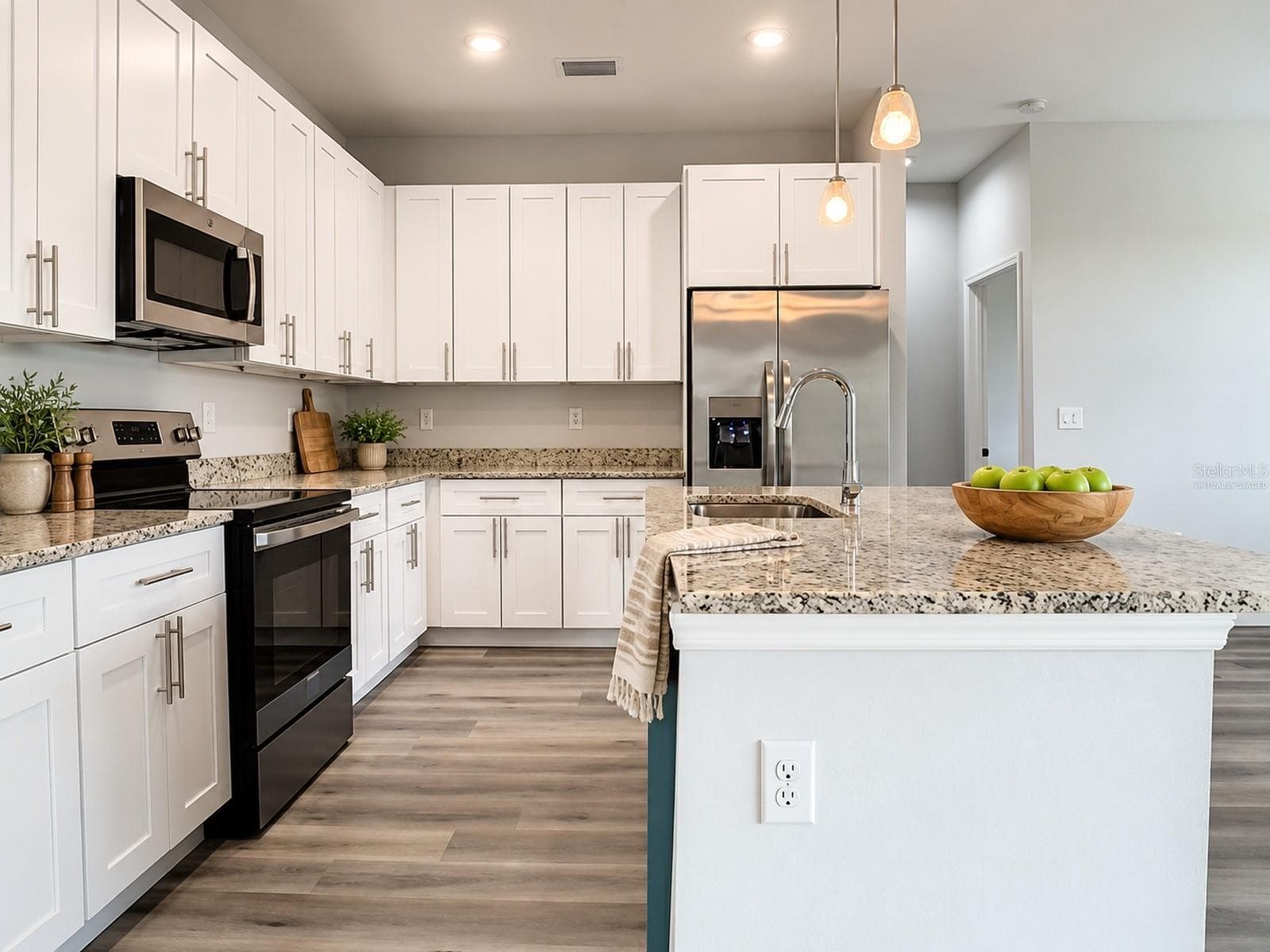 Virtually staged - 10149 CALUMET BLVD, PORT CHARLOTTE