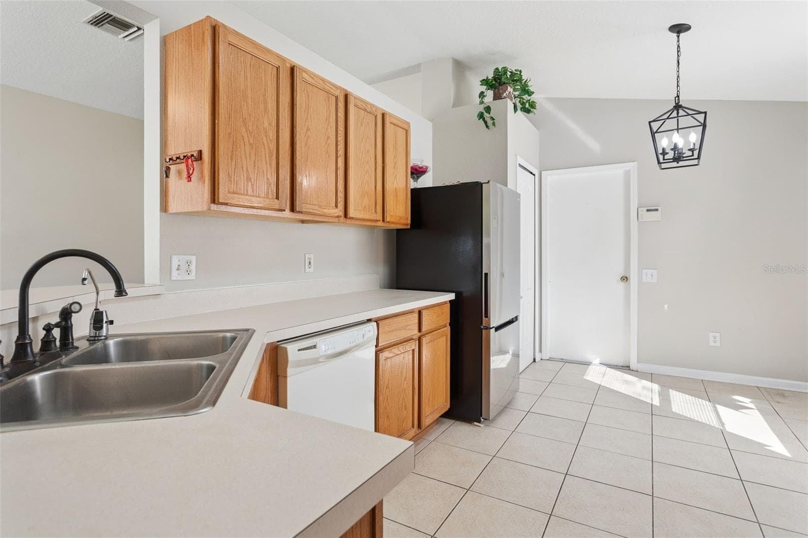 Single Family Residence at 13233 EARLY RUN LN, RIVERVIEW, photo 9 of 29