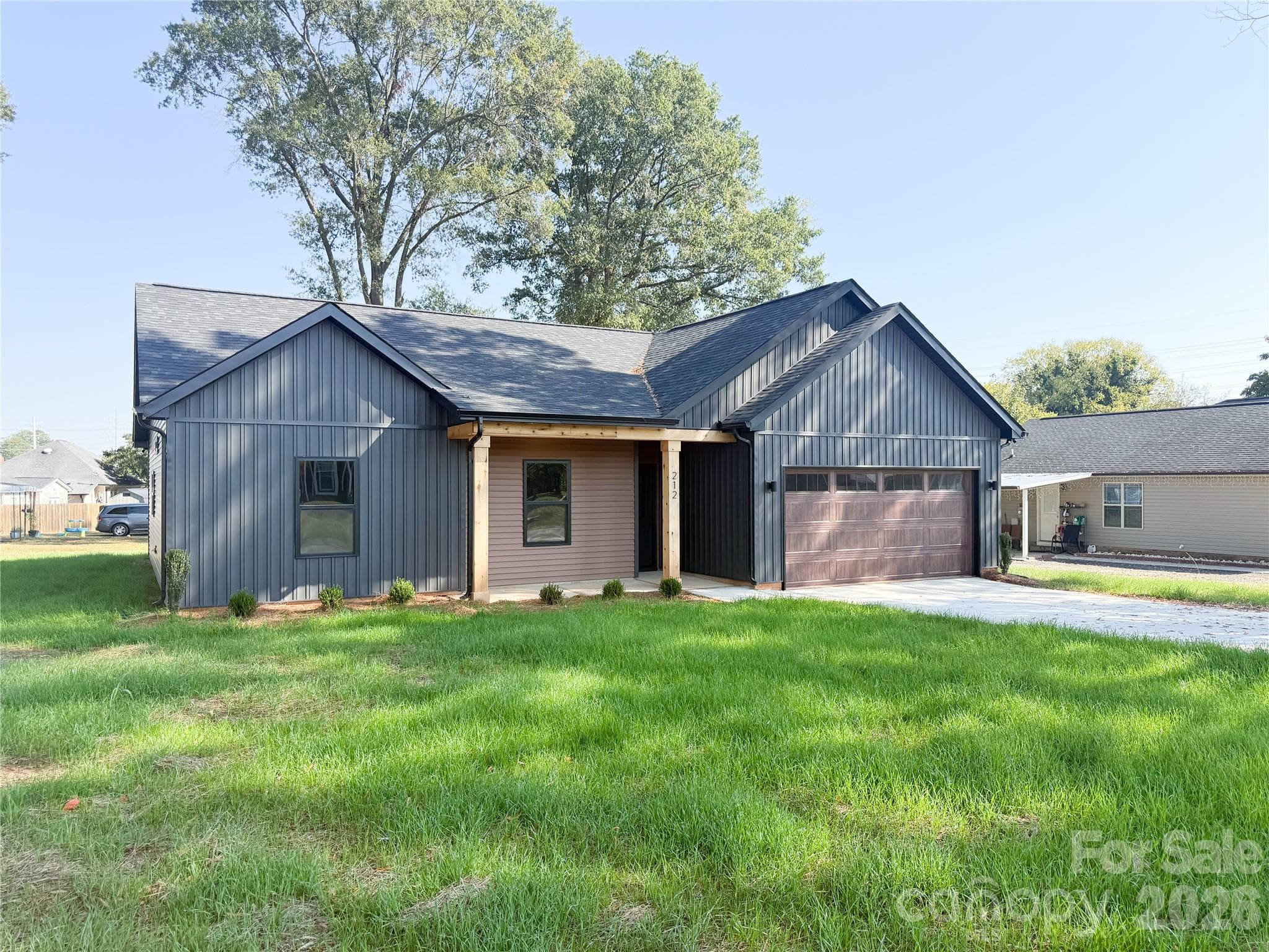 Single Family Residence at 212 Bethpage Road, Kannapolis, photo 2 of 16