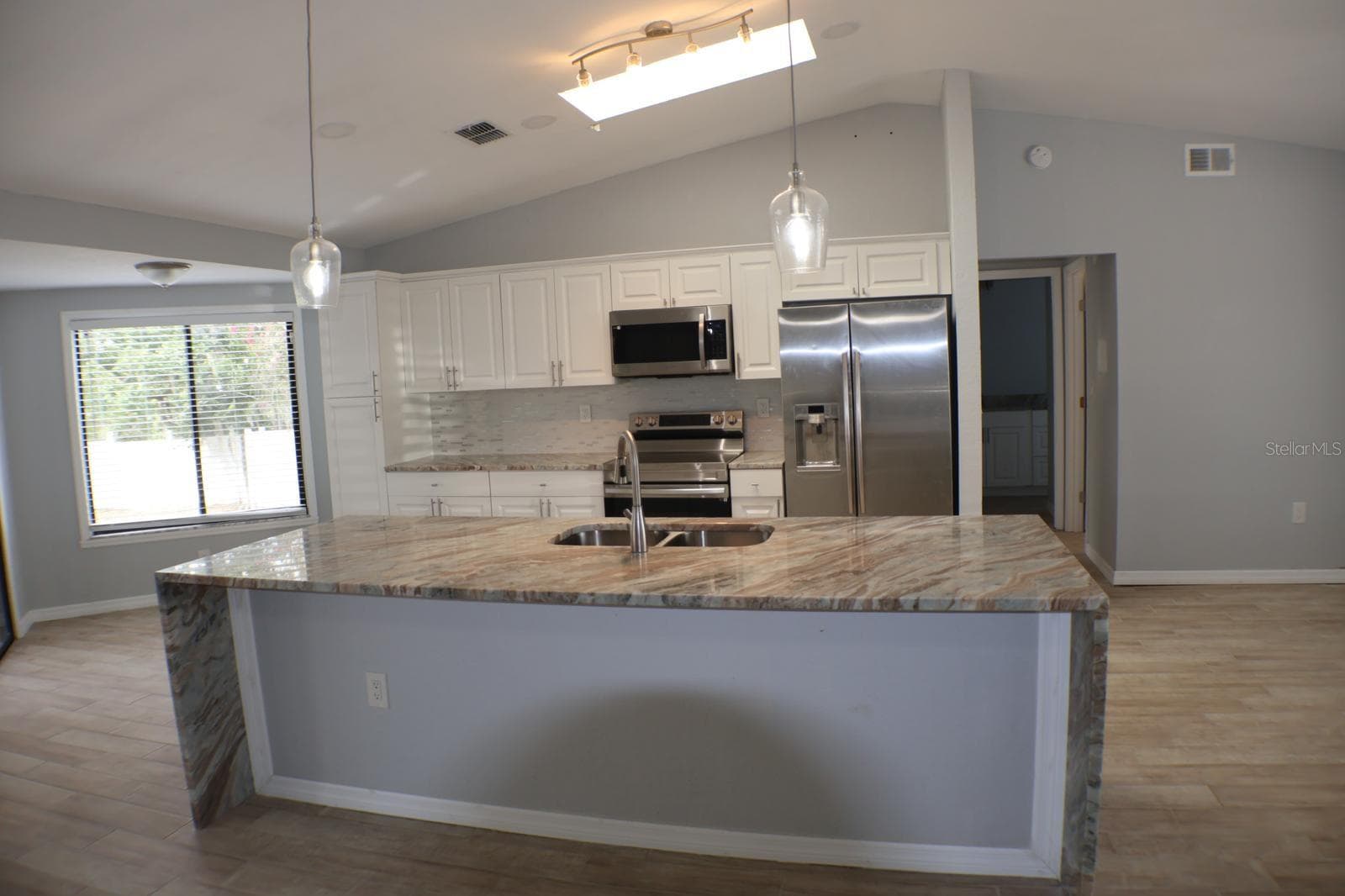 Single Family Residence at 13365 DRAYTON DR, SPRING HILL, photo 4 of 14