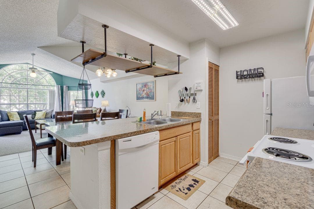 Condominium at 5004 LAGUNA BAY CIR #54, KISSIMMEE, photo 10 of 30