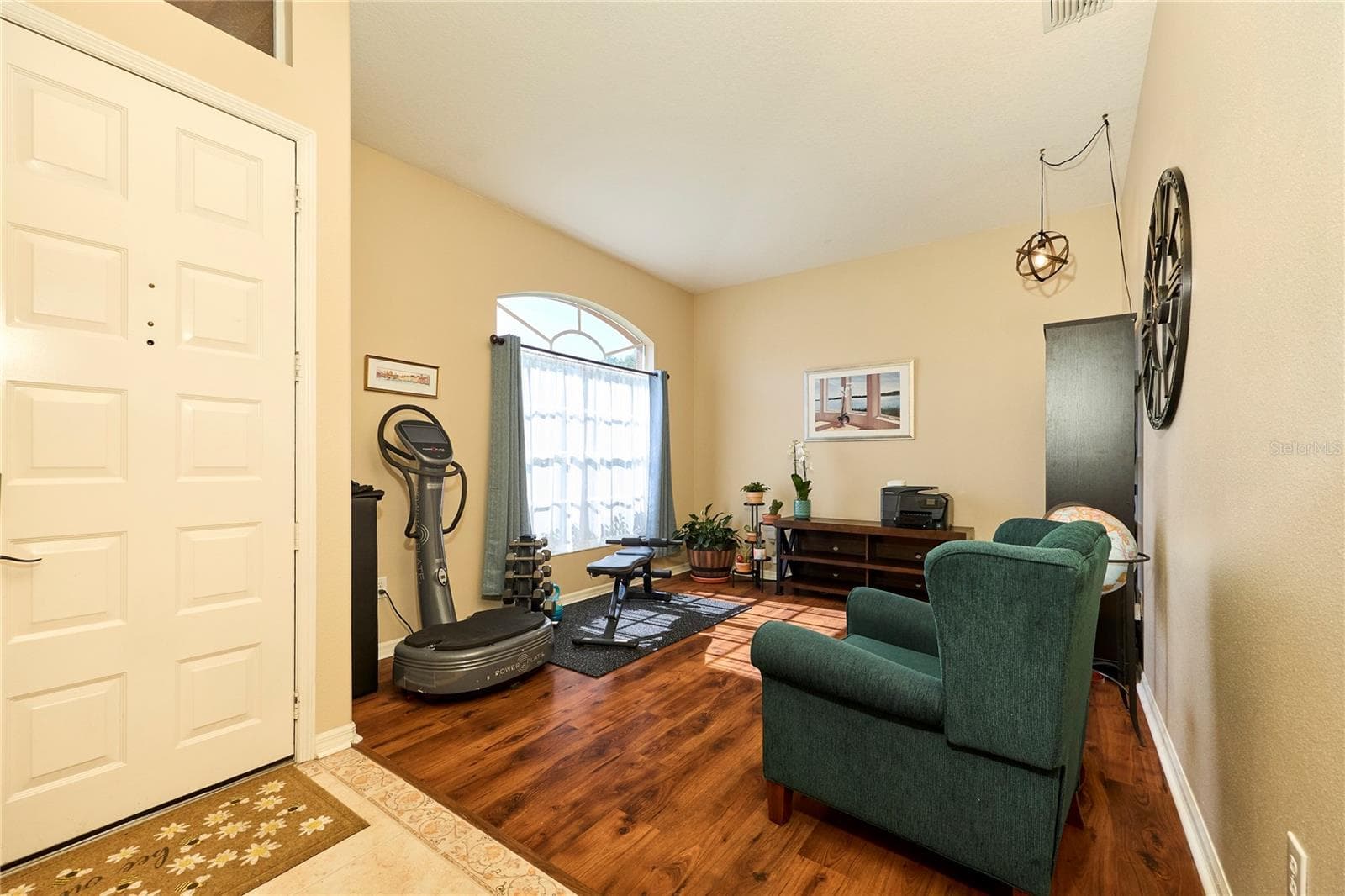 Single Family Residence at 18016 ROYAL FOREST DR, TAMPA, photo 9 of 71
