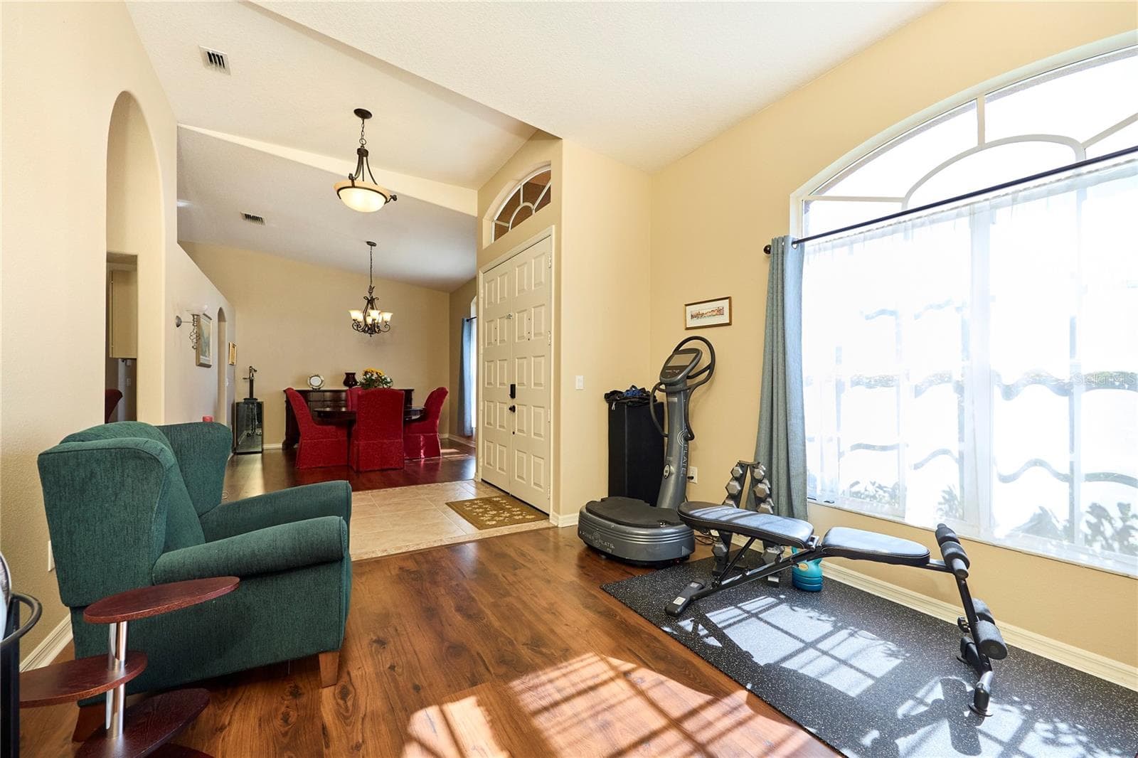 Single Family Residence at 18016 ROYAL FOREST DR, TAMPA, photo 11 of 71