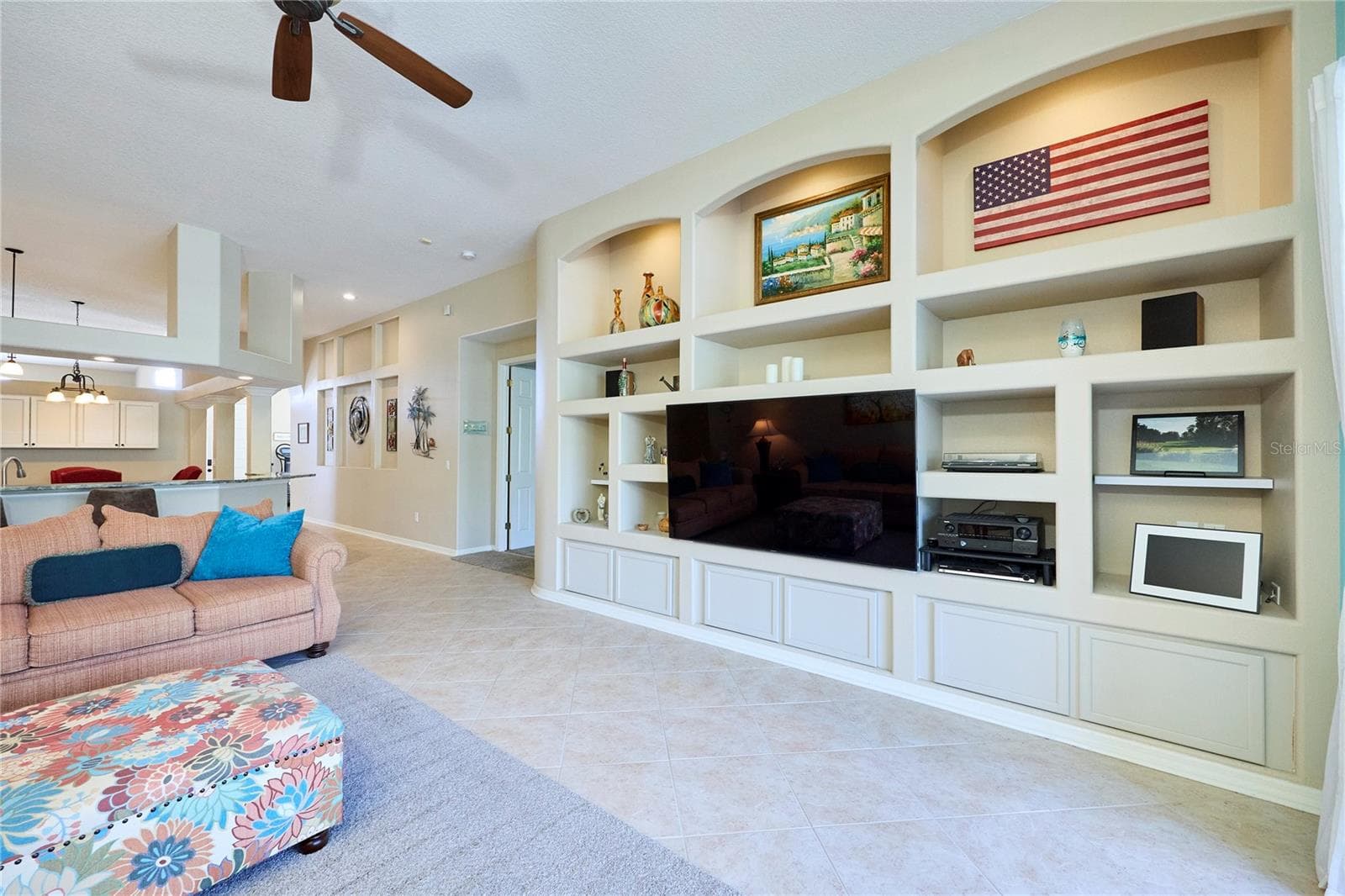 Single Family Residence at 18016 ROYAL FOREST DR, TAMPA, photo 24 of 71