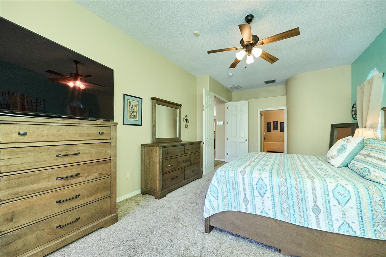 Single Family Residence at 18016 ROYAL FOREST DR, TAMPA, photo 28 of 71