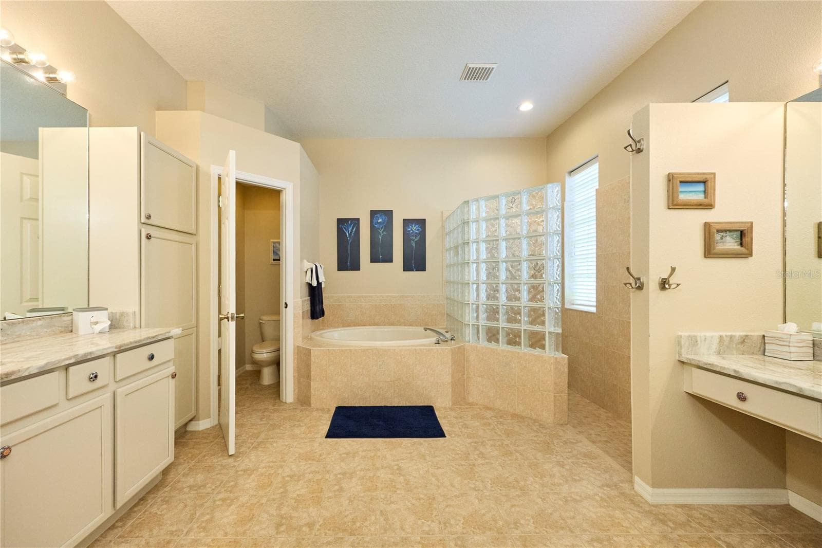 Single Family Residence at 18016 ROYAL FOREST DR, TAMPA, photo 29 of 71