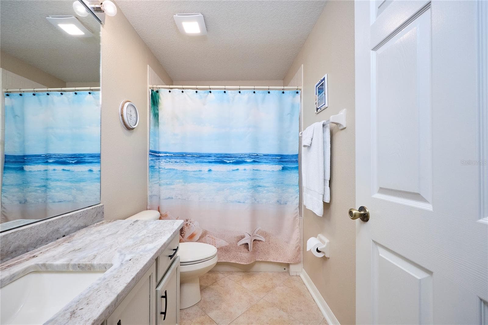 Single Family Residence at 18016 ROYAL FOREST DR, TAMPA, photo 42 of 71