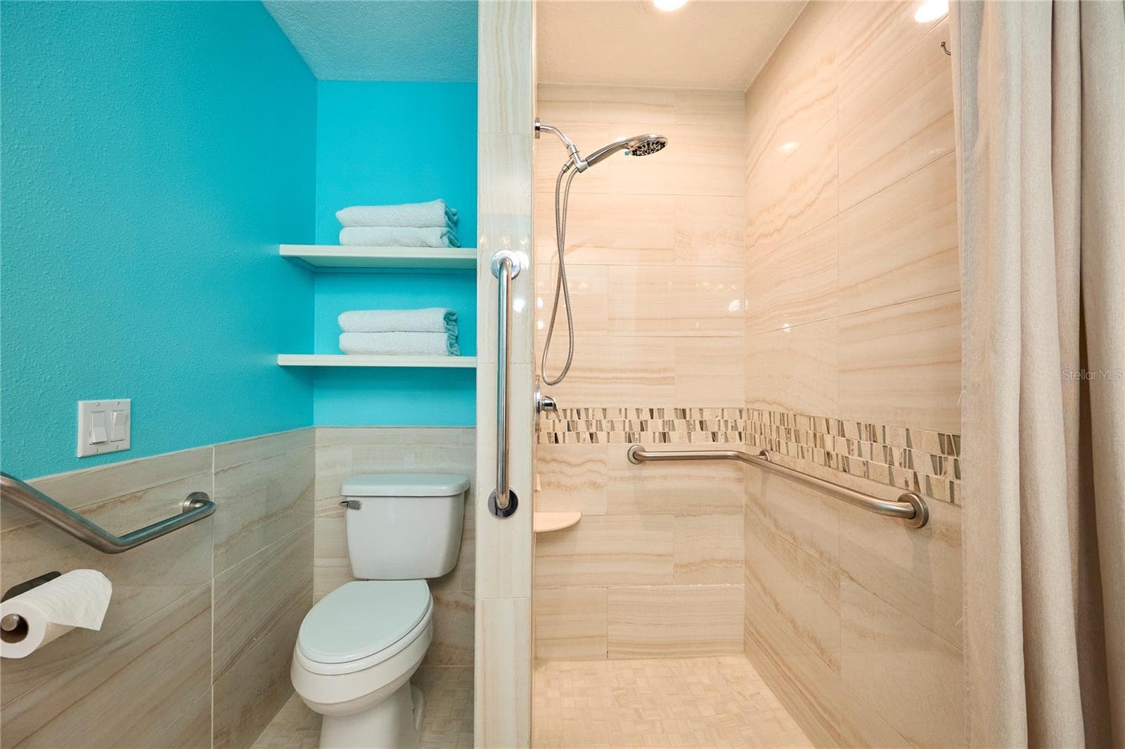 Single Family Residence at 18016 ROYAL FOREST DR, TAMPA, photo 55 of 71