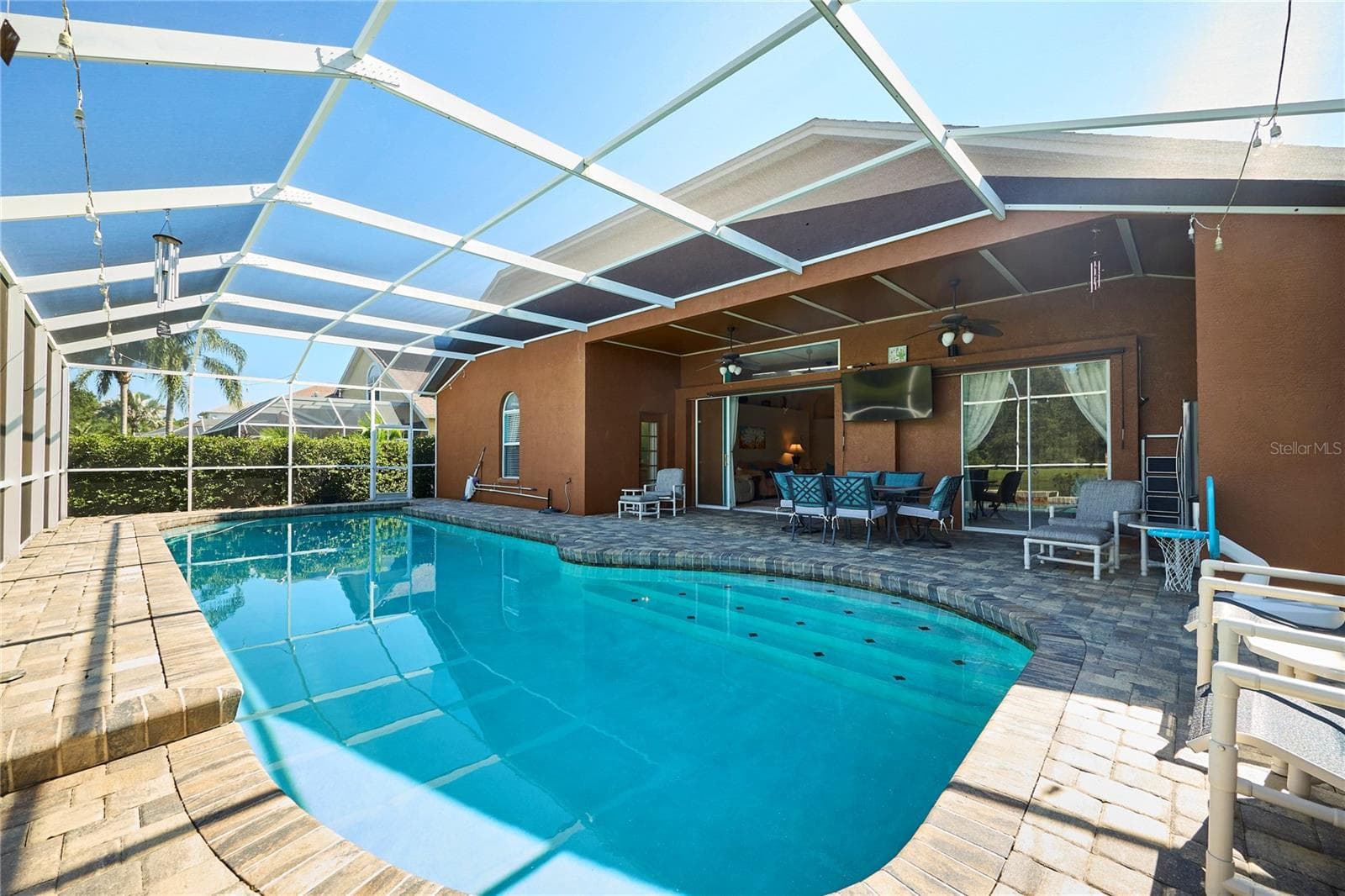 Single Family Residence at 18016 ROYAL FOREST DR, TAMPA, photo 59 of 71