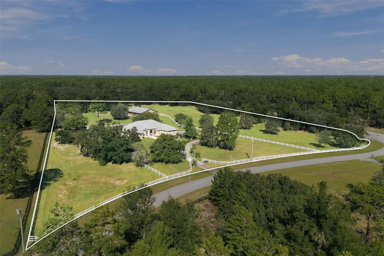 10 Beautifully fenced acres - 6722 W SENTINEL BLUFF PATH, BEVERLY HILLS