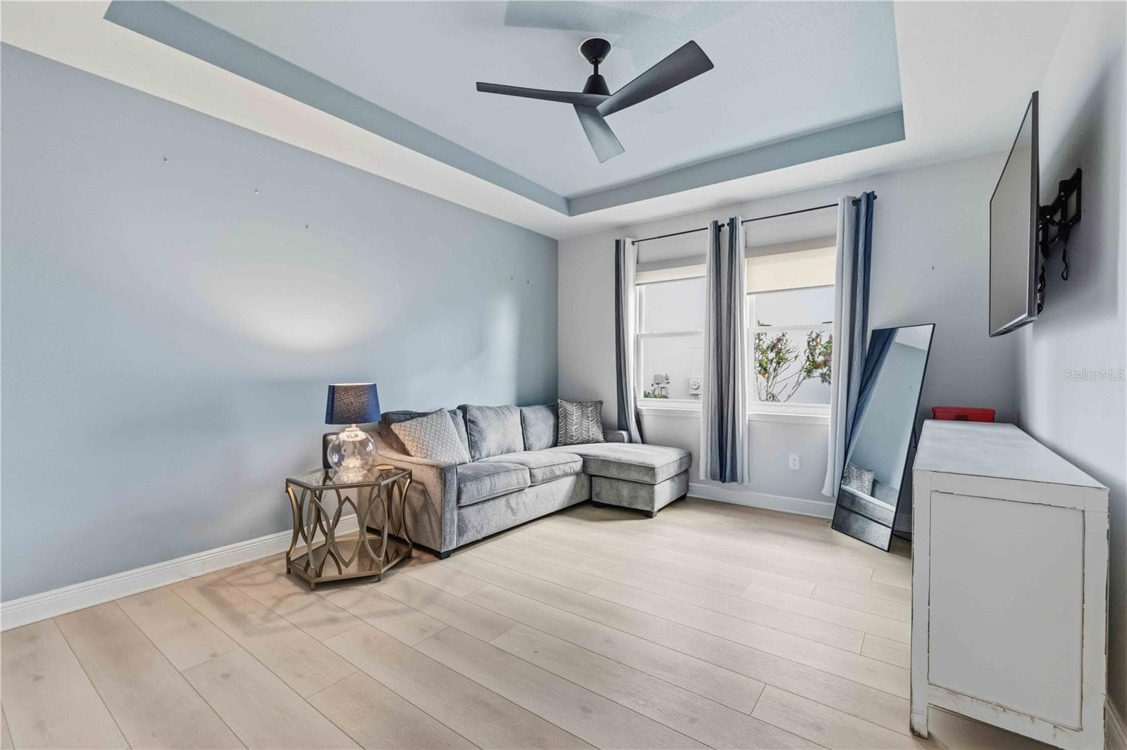 in-law suite family room - 17604 BARLEY DR, LAKEWOOD RANCH