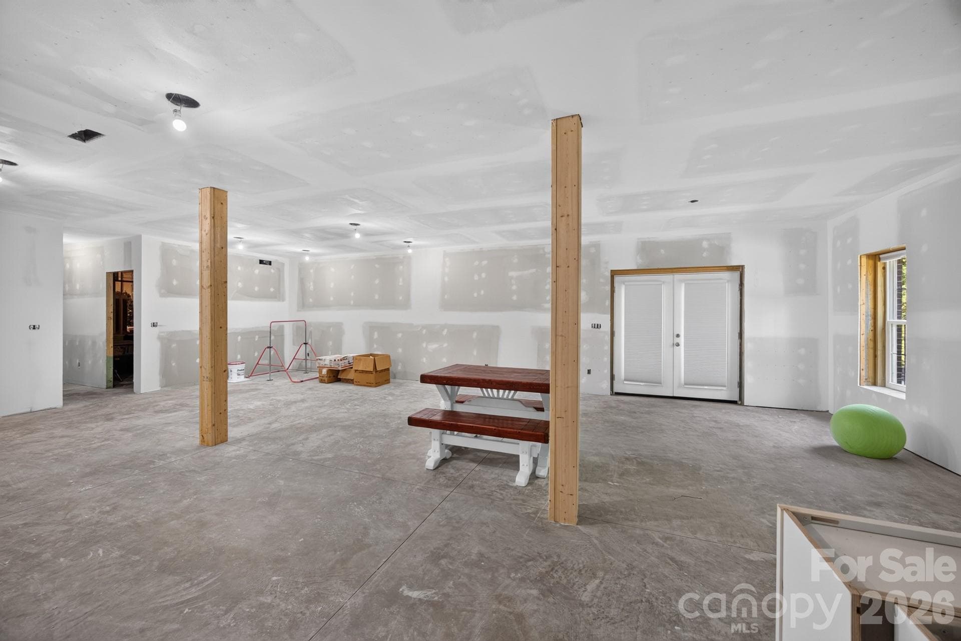 Single Family Residence at 125 Fesperman Street, Rockwell, photo 26 of 38