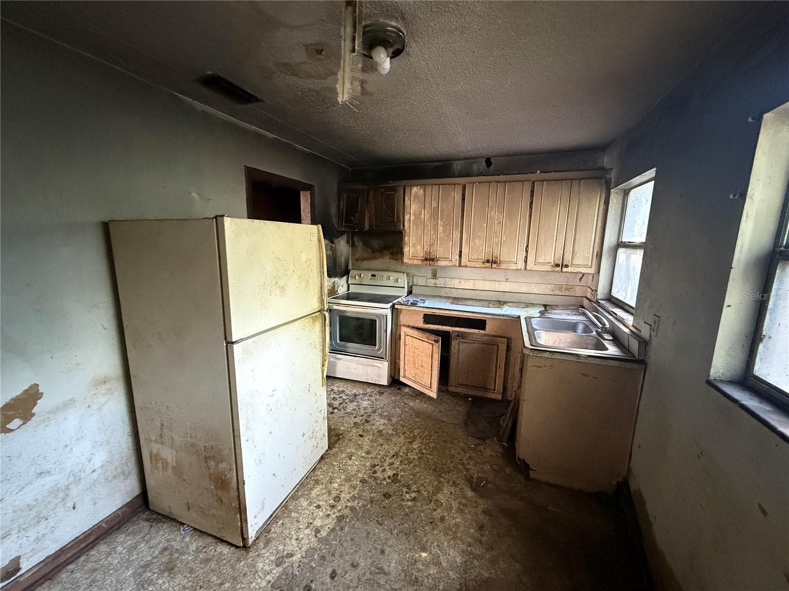 Single Family Residence at 2200 SW 2ND ST, OCALA, photo 11 of 16