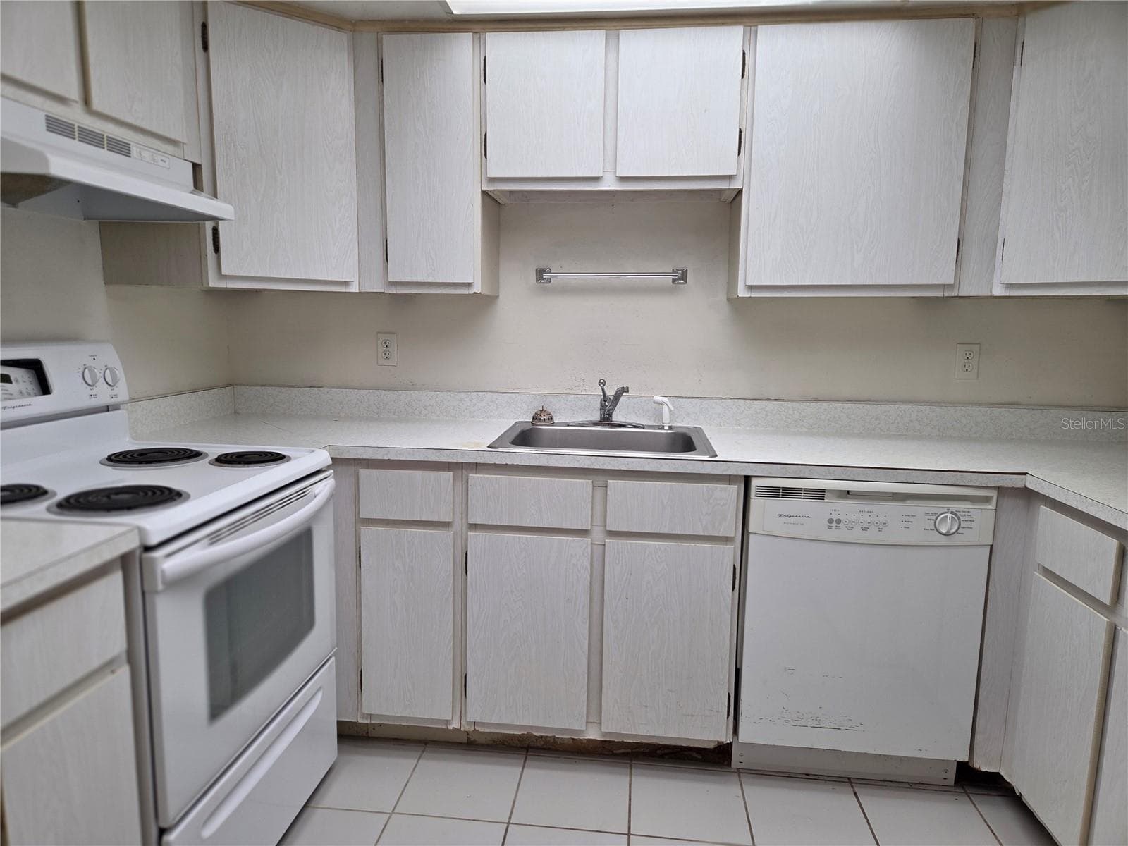Condominium at 610 MIDWAY DR #A, OCALA, photo 13 of 54