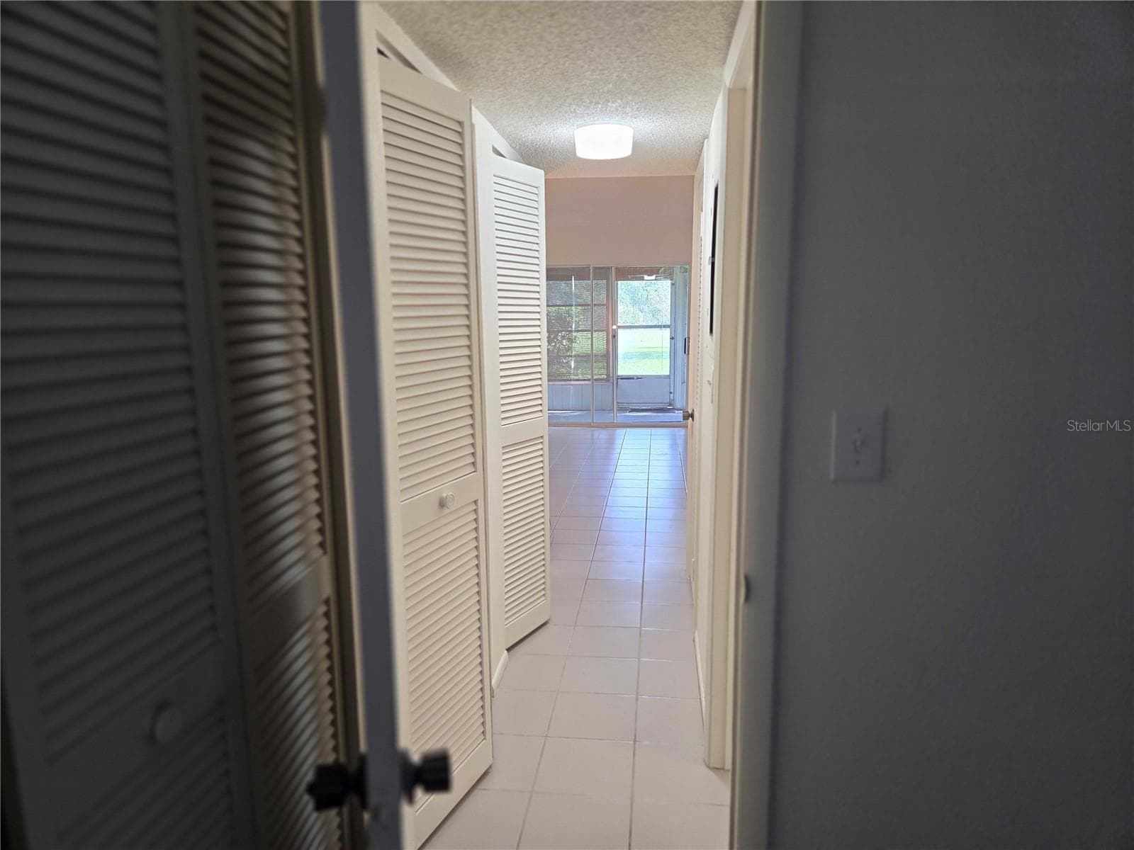 Hallway - 610 MIDWAY DR #A, OCALA