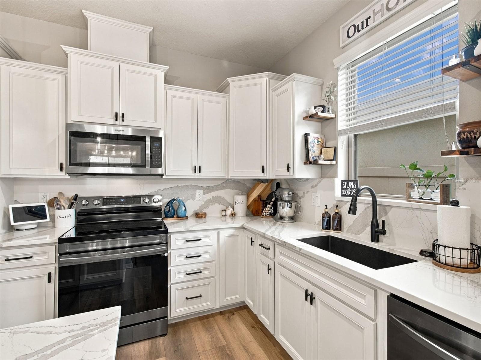 Single Family Residence at 5008 LAUREL CREEK PL, RIVERVIEW, photo 8 of 42
