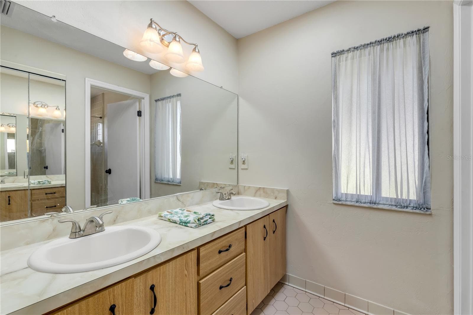 Single Family Residence at 2729 QUEEN PALM DR, EDGEWATER, photo 14 of 16
