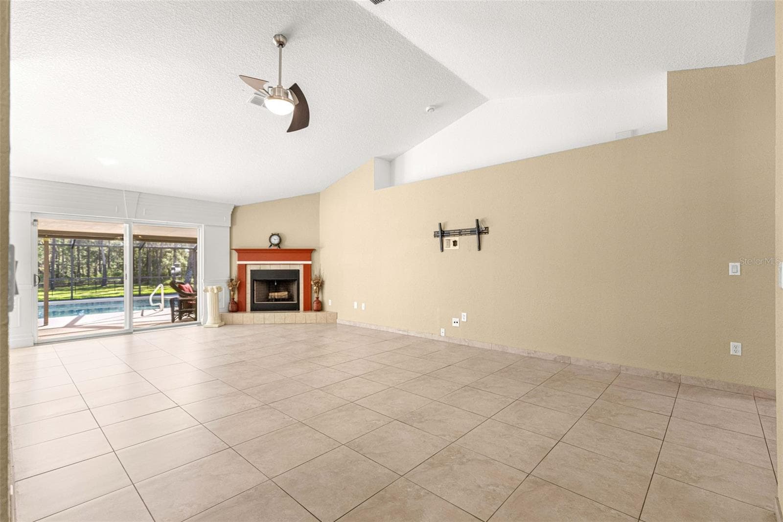 Single Family Residence at 19 SUNRISE CT, OCALA, photo 11 of 73