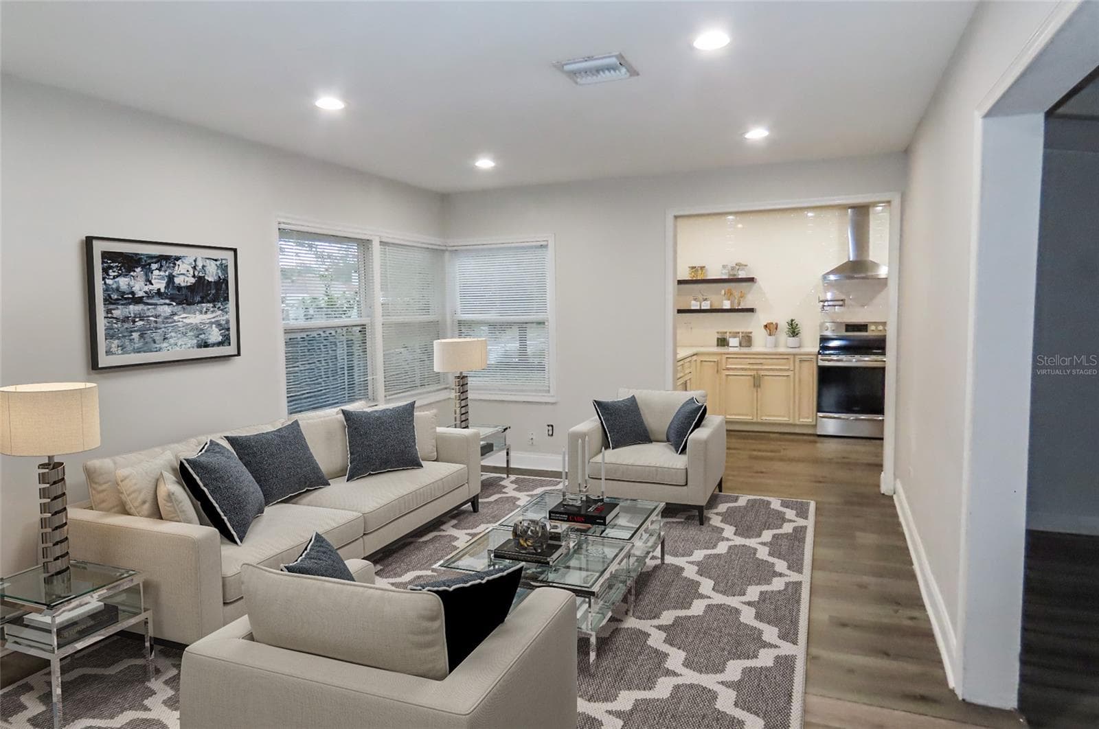Virtually staged living room - 101 N GLENWOOD AVE, CLEARWATER