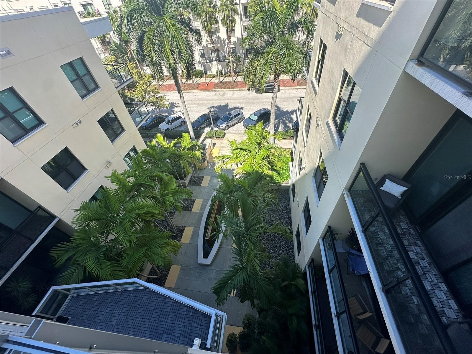 Condominium at 400 4TH AVE S #1207, ST PETERSBURG, photo 3 of 56