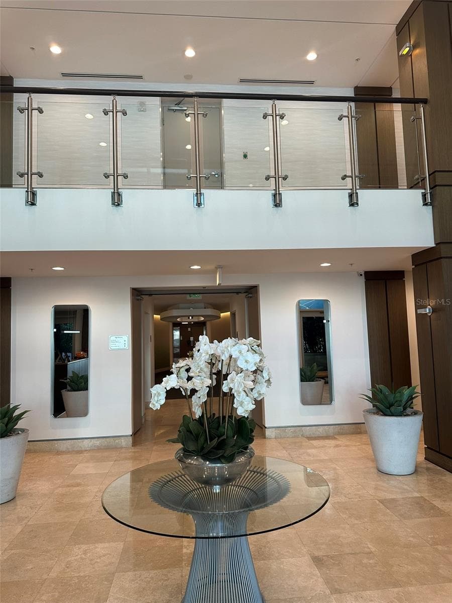 Lobby - 400 4TH AVE S #1207, ST PETERSBURG