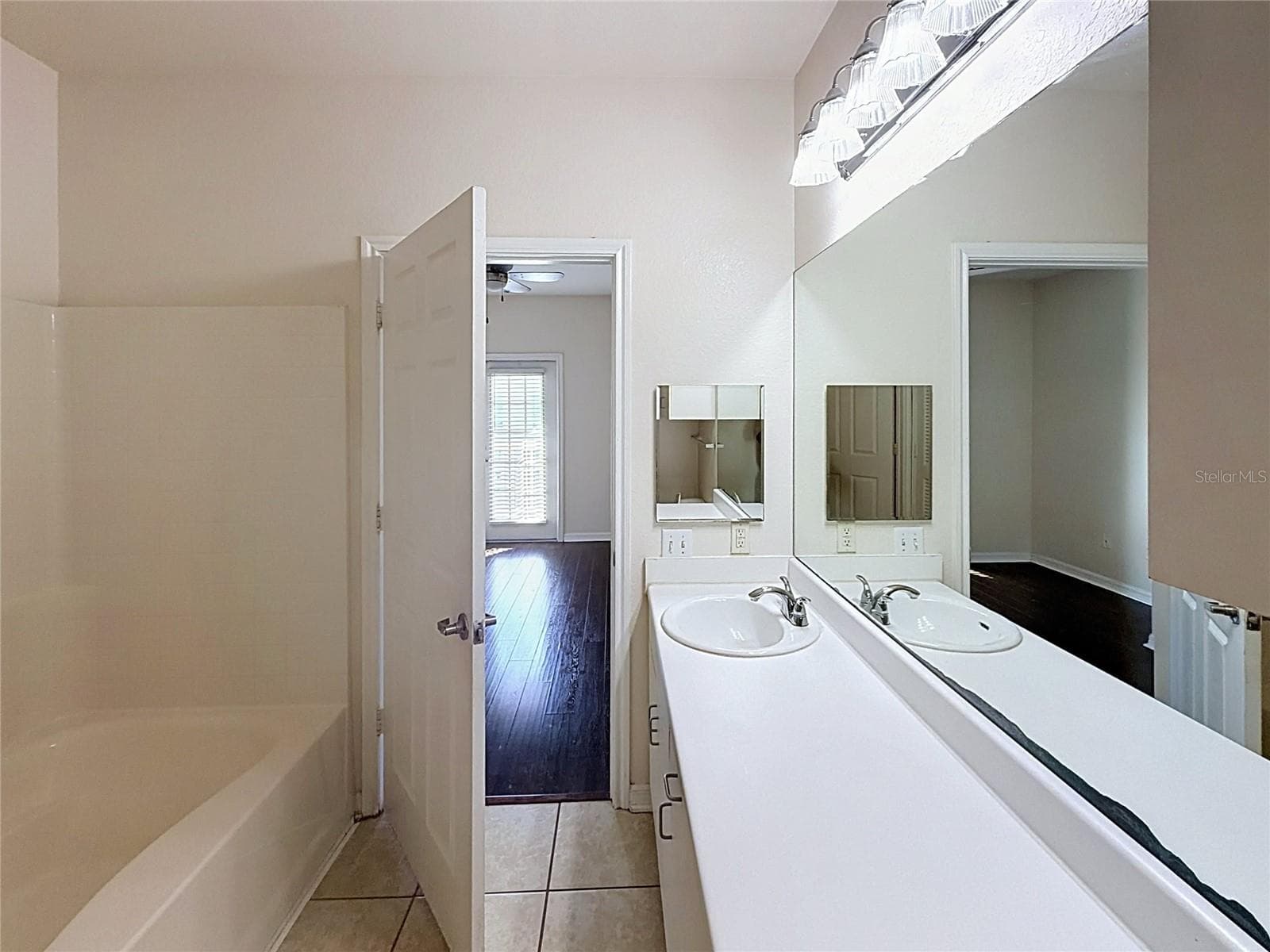 Condominium at 860 N ORANGE AVE #401, ORLANDO, photo 13 of 20