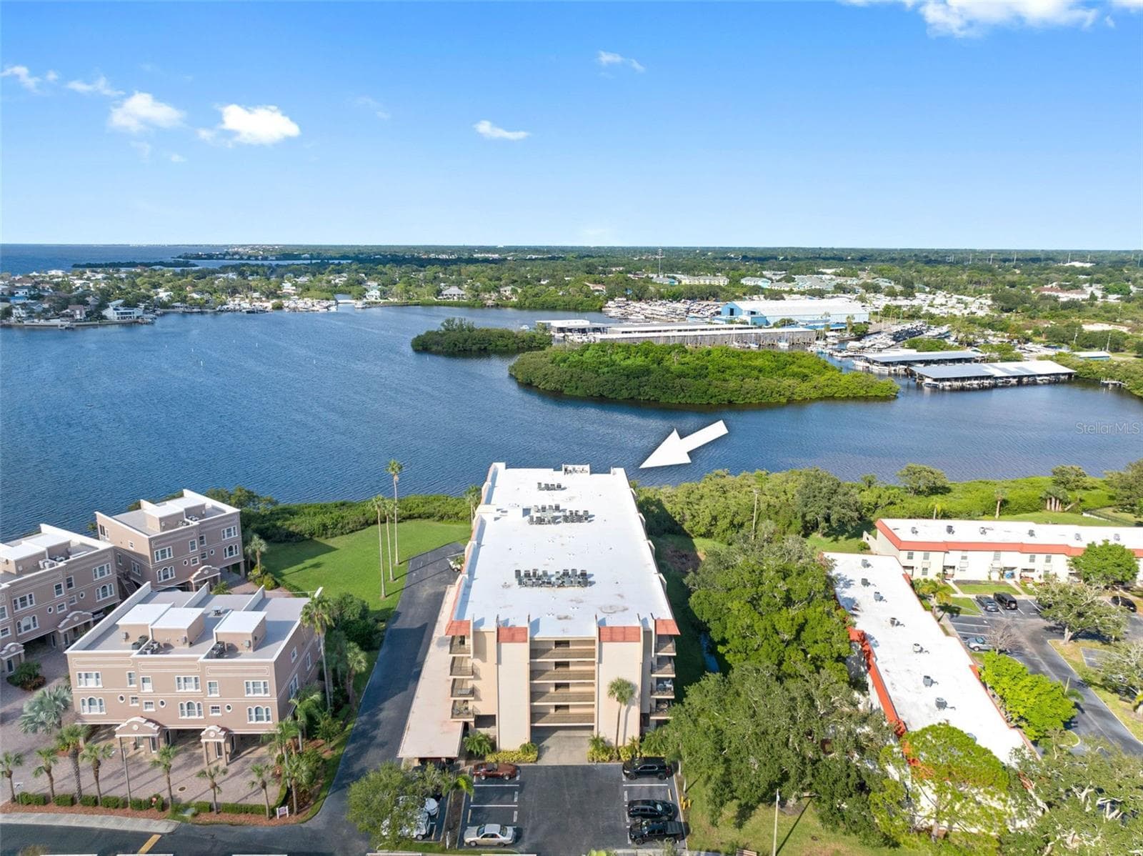 Condominium at 2700 BAYSHORE BLVD #9405, DUNEDIN, photo 2 of 47