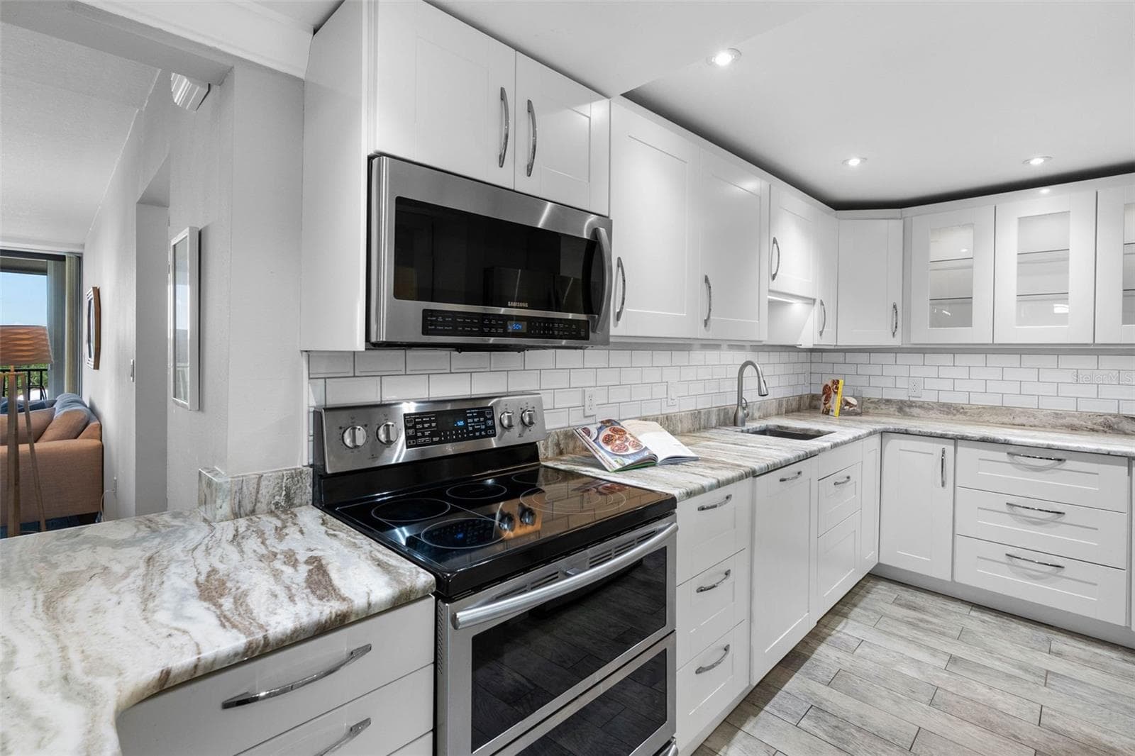 Condominium at 2700 BAYSHORE BLVD #9405, DUNEDIN, photo 10 of 47