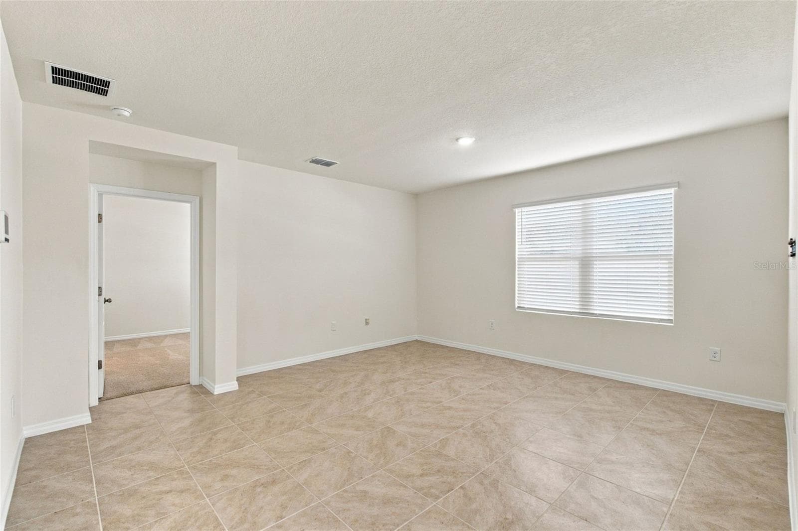 Living room - 2566 TRINIDAD RD, HAINES CITY