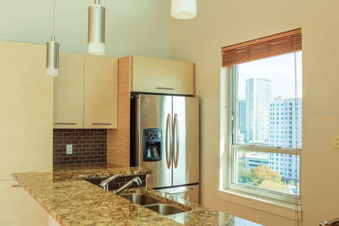 Condominium at 400 4TH AVE S #1207, ST PETERSBURG, photo 10 of 56