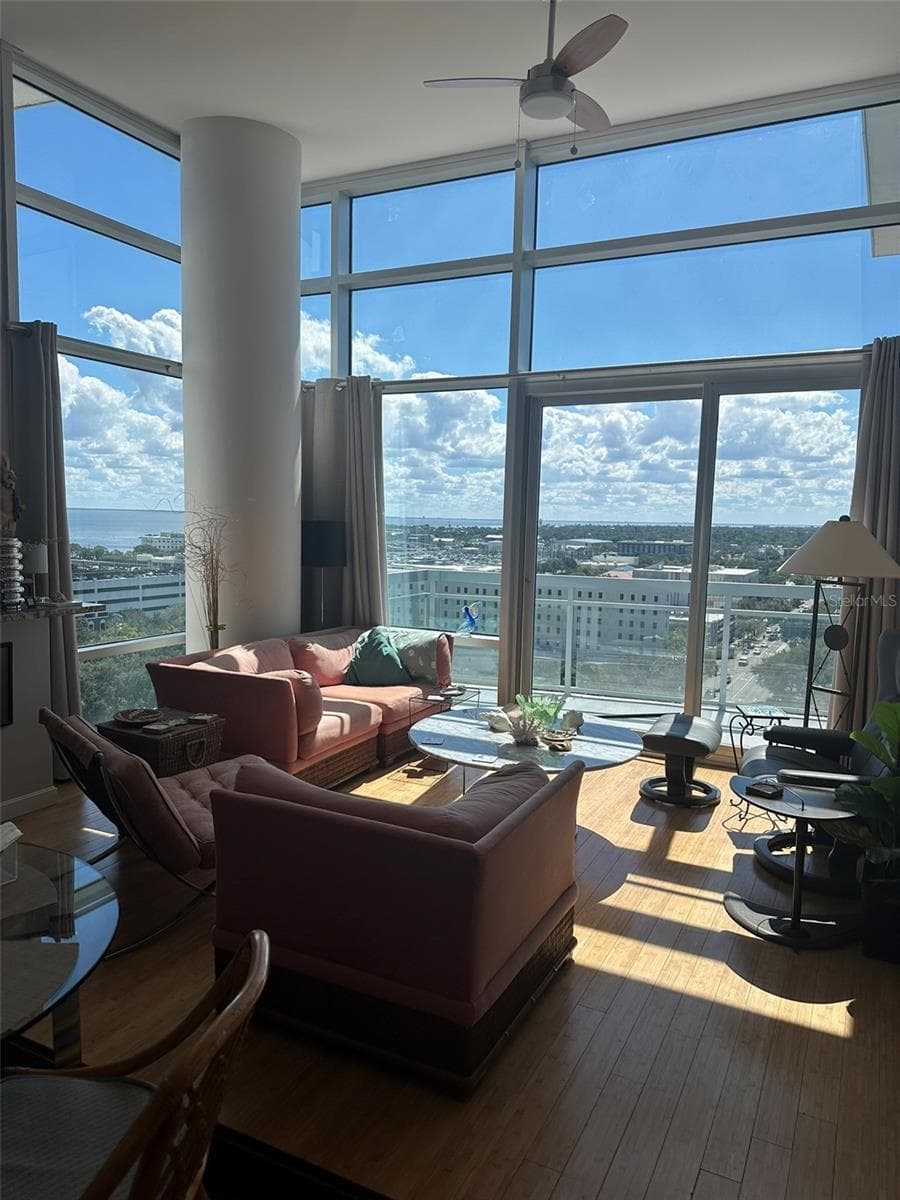 Condominium at 400 4TH AVE S #1207, ST PETERSBURG, photo 13 of 56