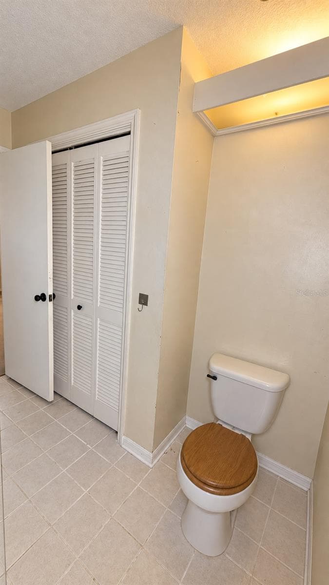 Main Bathroom- B - 5636 BEECH ST, ZEPHYRHILLS